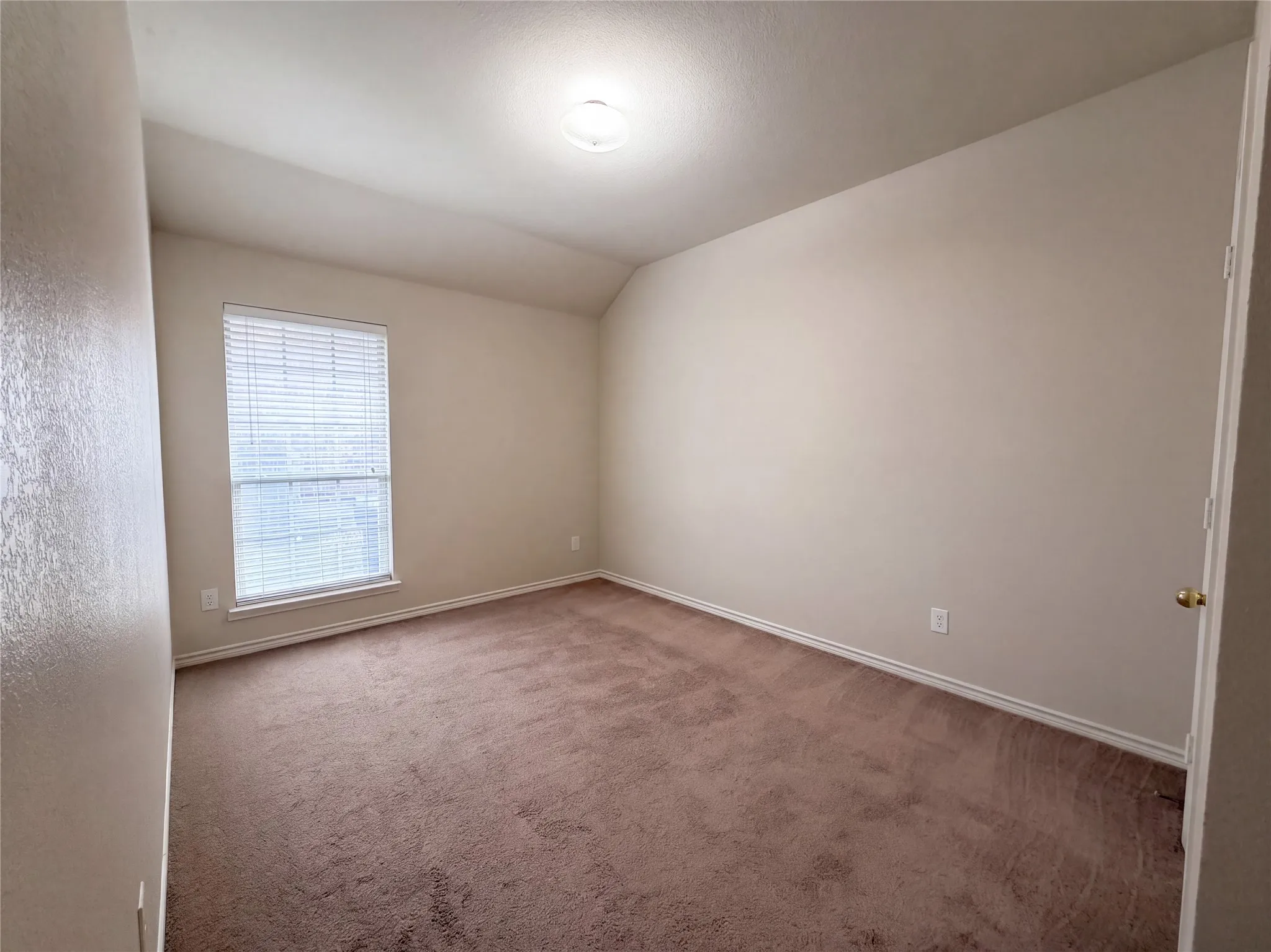 Single Family Residence For Sale in Collin County , 8404 Blacktail Trail, Mc Kinney, Texas 75070, 4 Bedroom, 2 Bathroom, 2 Garage spaces, 2,405 Sqft, built in 2003, mls#21368962, Real Estate Agent in Mc Kinney, Homes For Sale in Collin county, Homes For Sale in Mc Kinney, Realtor in Mc Kinney Texas, Real Estate Brokerage Independent Realty Texas, Luminita Cordes Realtor