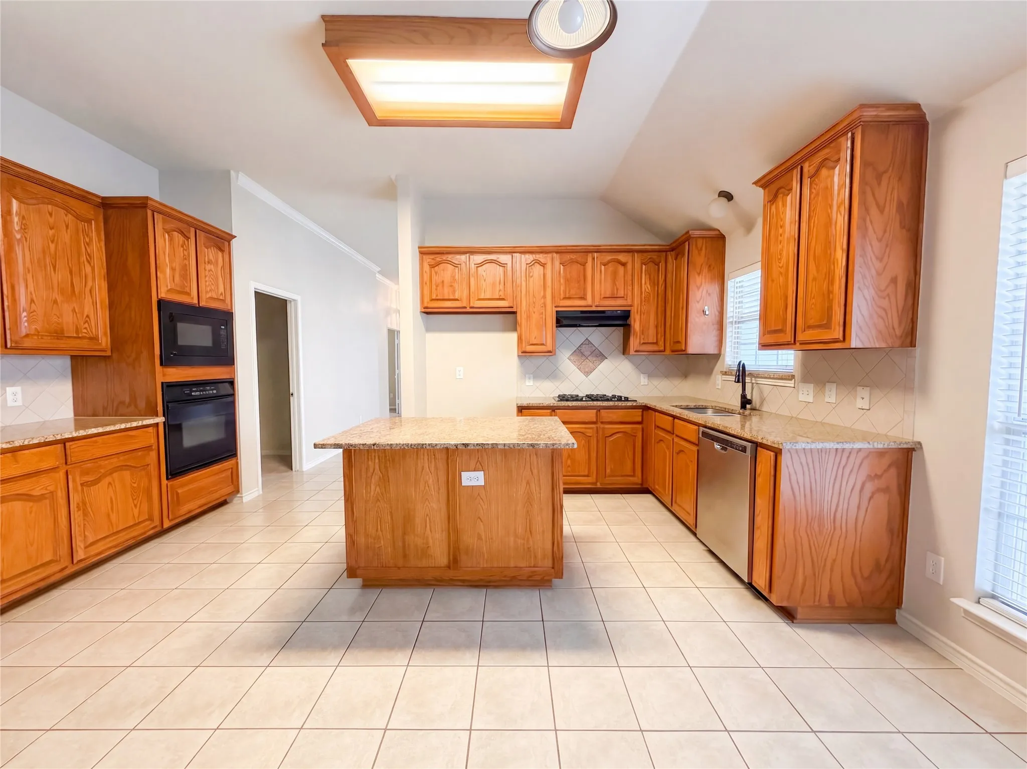 Single Family Residence For Sale in Collin County , 8404 Blacktail Trail, Mc Kinney, Texas 75070, 4 Bedroom, 2 Bathroom, 2 Garage spaces, 2,405 Sqft, built in 2003, mls#21368962, Real Estate Agent in Mc Kinney, Homes For Sale in Collin county, Homes For Sale in Mc Kinney, Realtor in Mc Kinney Texas, Real Estate Brokerage Independent Realty Texas, Luminita Cordes Realtor