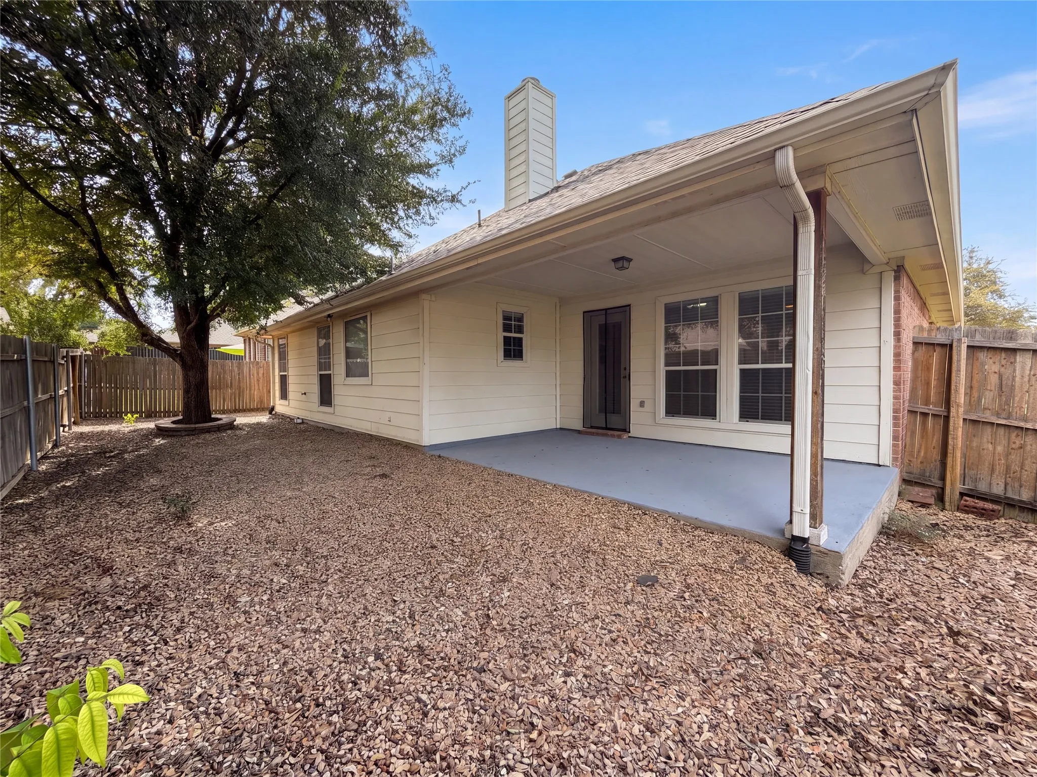 Single Family Residence For Sale in Collin County , 8404 Blacktail Trail, Mc Kinney, Texas 75070, 4 Bedroom, 2 Bathroom, 2 Garage spaces, 2,405 Sqft, built in 2003, mls#21368962, Real Estate Agent in Mc Kinney, Homes For Sale in Collin county, Homes For Sale in Mc Kinney, Realtor in Mc Kinney Texas, Real Estate Brokerage Independent Realty Texas, Luminita Cordes Realtor