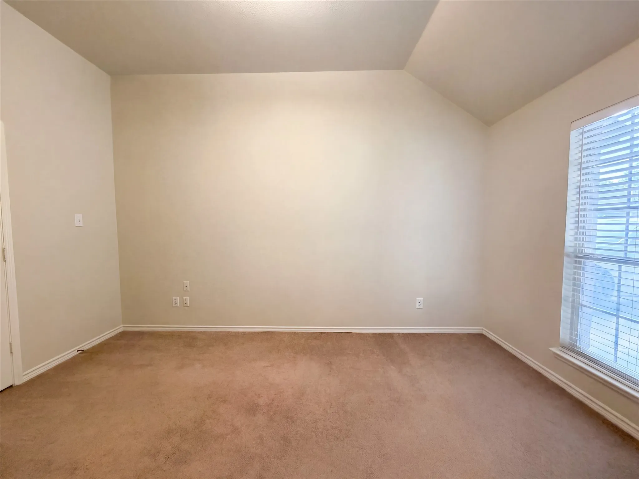 Single Family Residence For Sale in Collin County , 8404 Blacktail Trail, Mc Kinney, Texas 75070, 4 Bedroom, 2 Bathroom, 2 Garage spaces, 2,405 Sqft, built in 2003, mls#21368962, Real Estate Agent in Mc Kinney, Homes For Sale in Collin county, Homes For Sale in Mc Kinney, Realtor in Mc Kinney Texas, Real Estate Brokerage Independent Realty Texas, Luminita Cordes Realtor