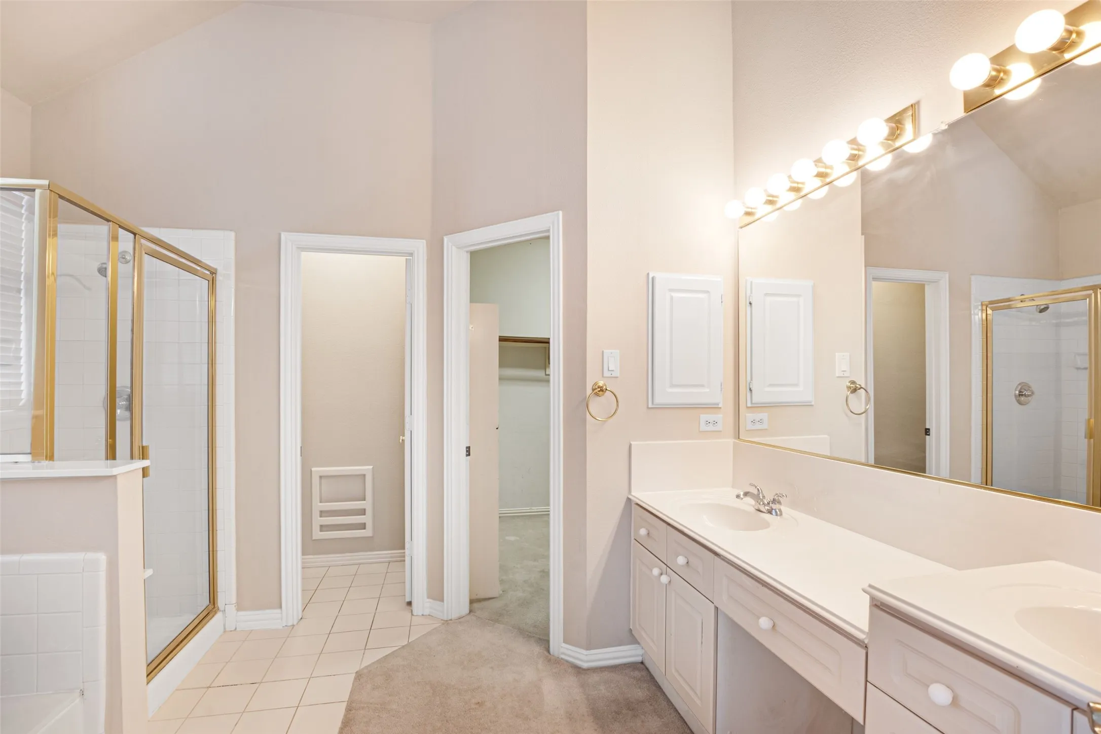 Single Family Residence For Sale in Dallas County , 517 Quick Silver Drive, De Soto, Texas 75115, 3 Bedroom, 3 Bathroom, 2 Garage spaces, 2,358 Sqft, built in 1994, mls#21367798, Real Estate Agent in De Soto, Homes For Sale in Dallas county, Homes For Sale in De Soto, Realtor in De Soto Texas, Real Estate Brokerage Independent Realty Texas, Luminita Cordes Realtor