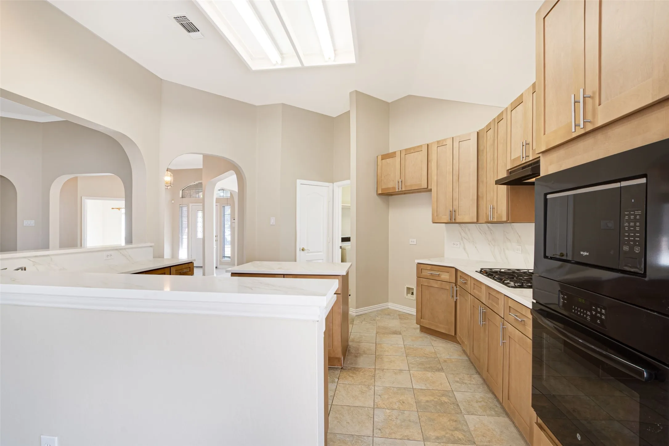 Single Family Residence For Sale in Dallas County , 517 Quick Silver Drive, De Soto, Texas 75115, 3 Bedroom, 3 Bathroom, 2 Garage spaces, 2,358 Sqft, built in 1994, mls#21367798, Real Estate Agent in De Soto, Homes For Sale in Dallas county, Homes For Sale in De Soto, Realtor in De Soto Texas, Real Estate Brokerage Independent Realty Texas, Luminita Cordes Realtor