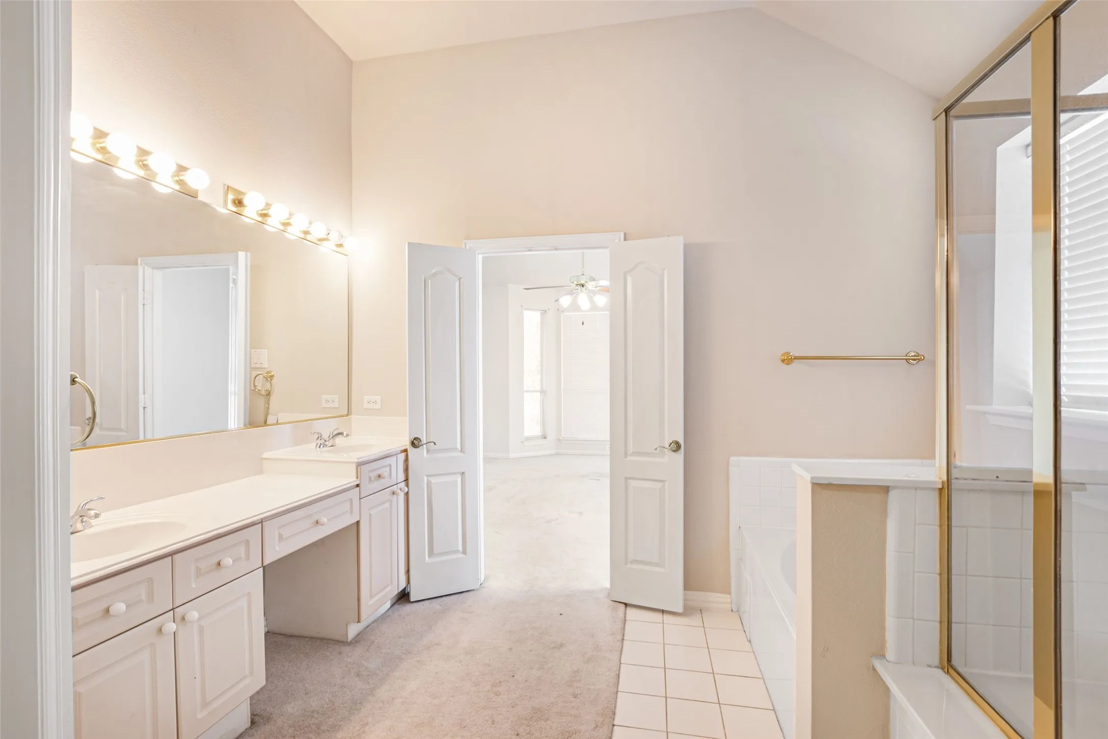 Single Family Residence For Sale in Dallas County , 517 Quick Silver Drive, De Soto, Texas 75115, 3 Bedroom, 3 Bathroom, 2 Garage spaces, 2,358 Sqft, built in 1994, mls#21367798, Real Estate Agent in De Soto, Homes For Sale in Dallas county, Homes For Sale in De Soto, Realtor in De Soto Texas, Real Estate Brokerage Independent Realty Texas, Luminita Cordes Realtor