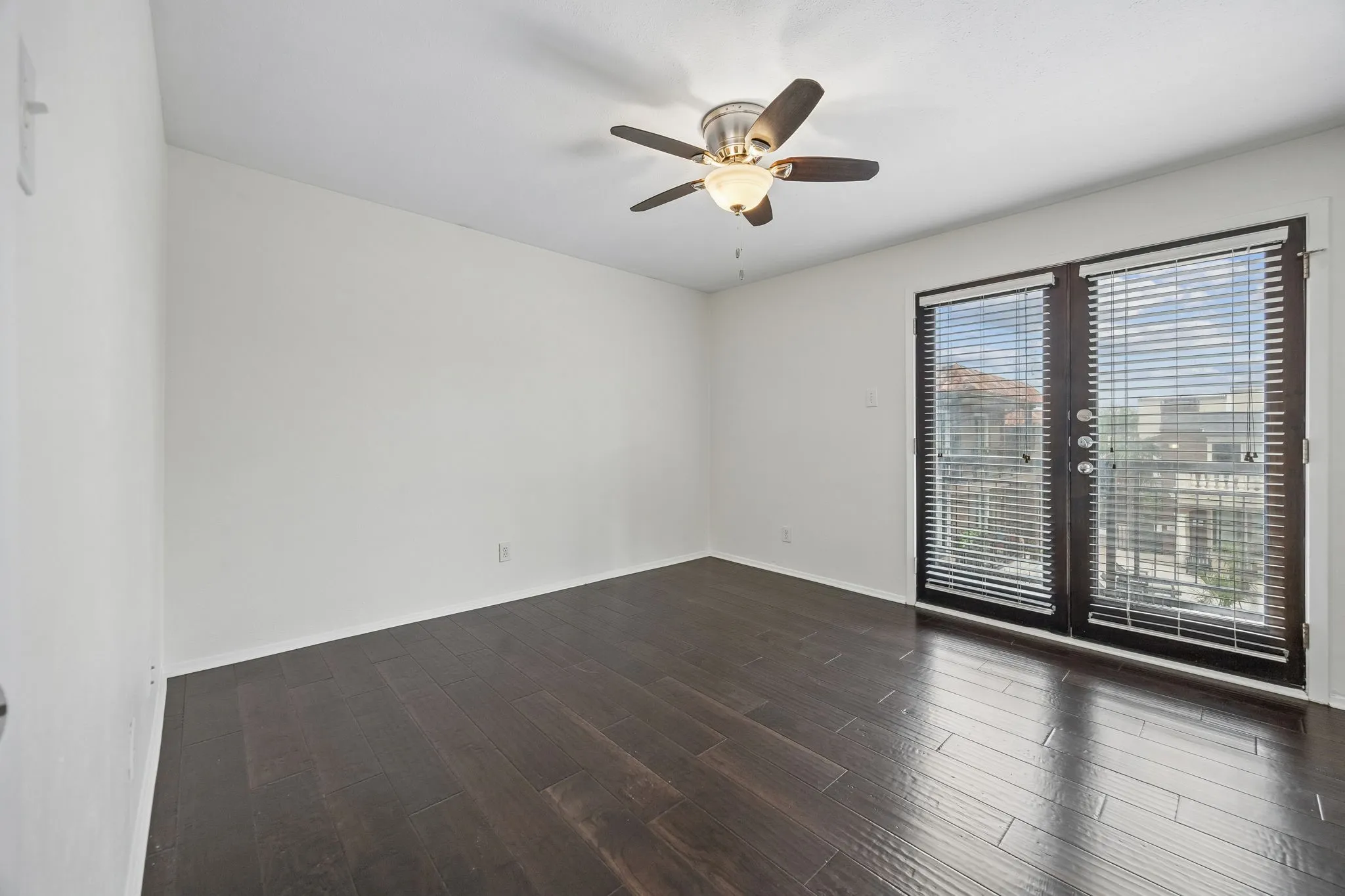 Condominium For Rent in Dallas County , 5916 Sandhurst Lane 233, Dallas, Texas 75206, 2 Bedroom, 2 Bathroom, Garage spaces, 1,140 Sqft, built in 1967, mls#21368495, Real Estate Agent in Dallas, Homes For Rent in Dallas county, Homes For Rent in Dallas, Realtor in Dallas Texas, Real Estate Brokerage Independent Realty Texas, Luminita Cordes Realtor