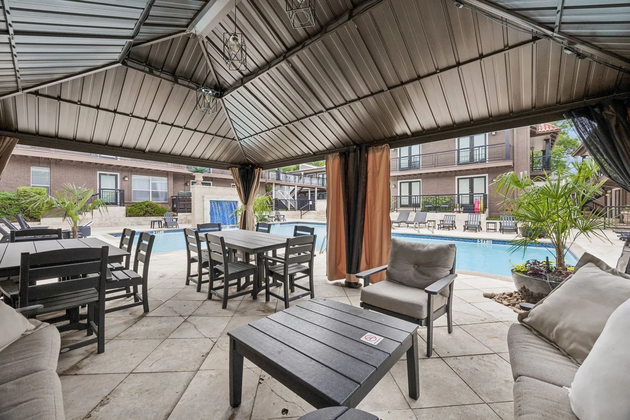 Condominium For Rent in Dallas County , 5916 Sandhurst Lane 233, Dallas, Texas 75206, 2 Bedroom, 2 Bathroom, Garage spaces, 1,140 Sqft, built in 1967, mls#21368495, Real Estate Agent in Dallas, Homes For Rent in Dallas county, Homes For Rent in Dallas, Realtor in Dallas Texas, Real Estate Brokerage Independent Realty Texas, Luminita Cordes Realtor