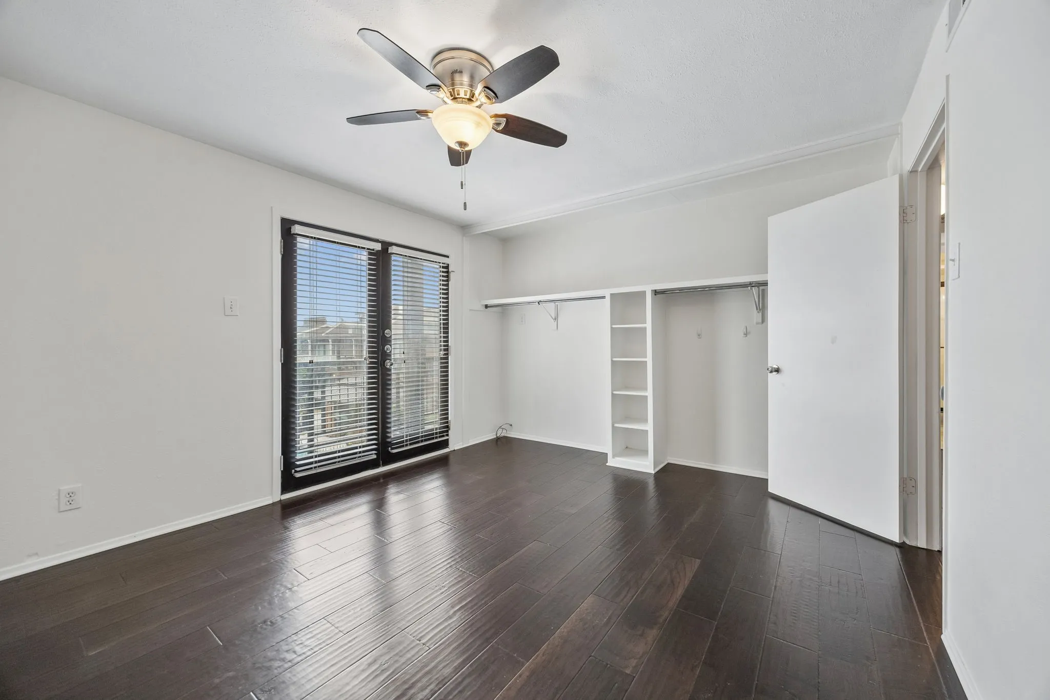 Condominium For Rent in Dallas County , 5916 Sandhurst Lane 233, Dallas, Texas 75206, 2 Bedroom, 2 Bathroom, Garage spaces, 1,140 Sqft, built in 1967, mls#21368495, Real Estate Agent in Dallas, Homes For Rent in Dallas county, Homes For Rent in Dallas, Realtor in Dallas Texas, Real Estate Brokerage Independent Realty Texas, Luminita Cordes Realtor