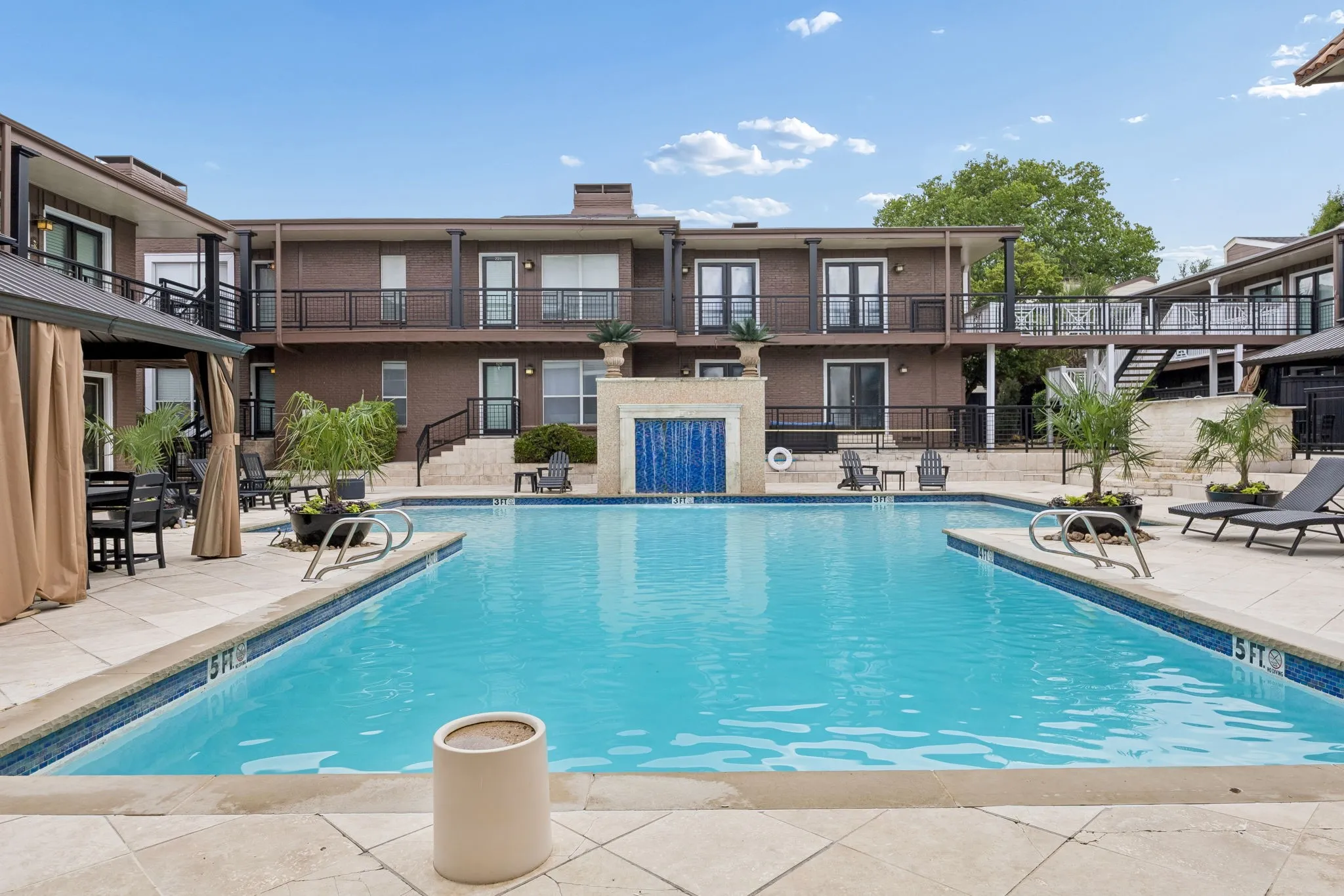 Condominium For Rent in Dallas County , 5916 Sandhurst Lane 233, Dallas, Texas 75206, 2 Bedroom, 2 Bathroom, Garage spaces, 1,140 Sqft, built in 1967, mls#21368495, Real Estate Agent in Dallas, Homes For Rent in Dallas county, Homes For Rent in Dallas, Realtor in Dallas Texas, Real Estate Brokerage Independent Realty Texas, Luminita Cordes Realtor
