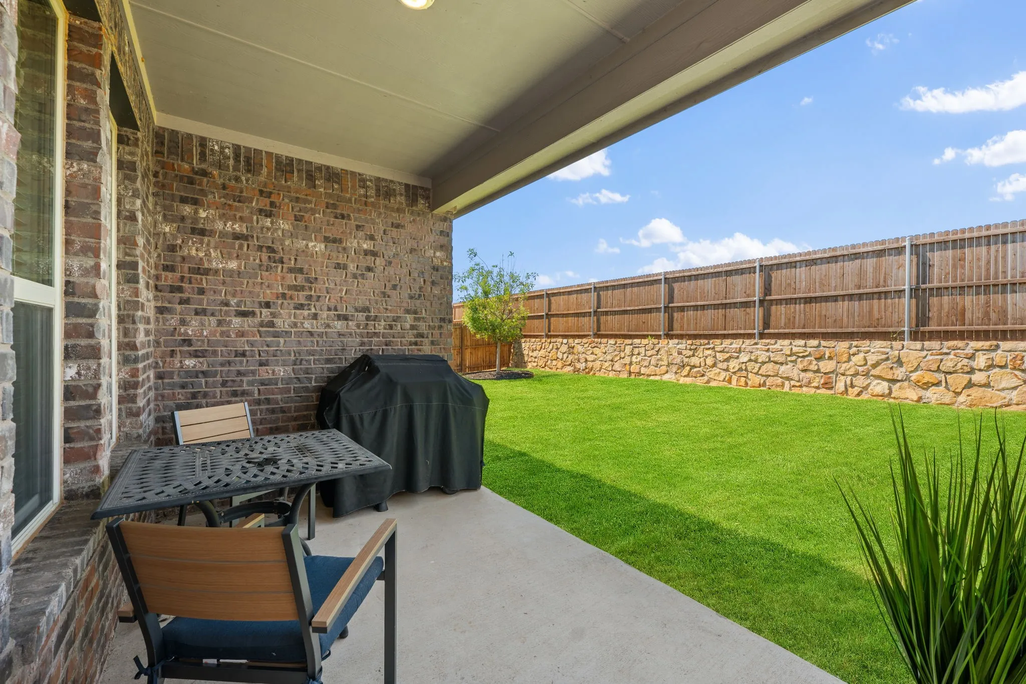 Single Family Residence For Sale in Denton County , 10408 Bluestone Lane, Aubrey, Texas 76227, 4 Bedroom, 2 Bathroom, 2 Garage spaces, 2,091 Sqft, built in 2023, mls#21356463, Real Estate Agent in Aubrey, Homes For Sale in Denton county, Homes For Sale in Aubrey, Realtor in Aubrey Texas, Real Estate Brokerage Independent Realty Texas, Luminita Cordes Realtor