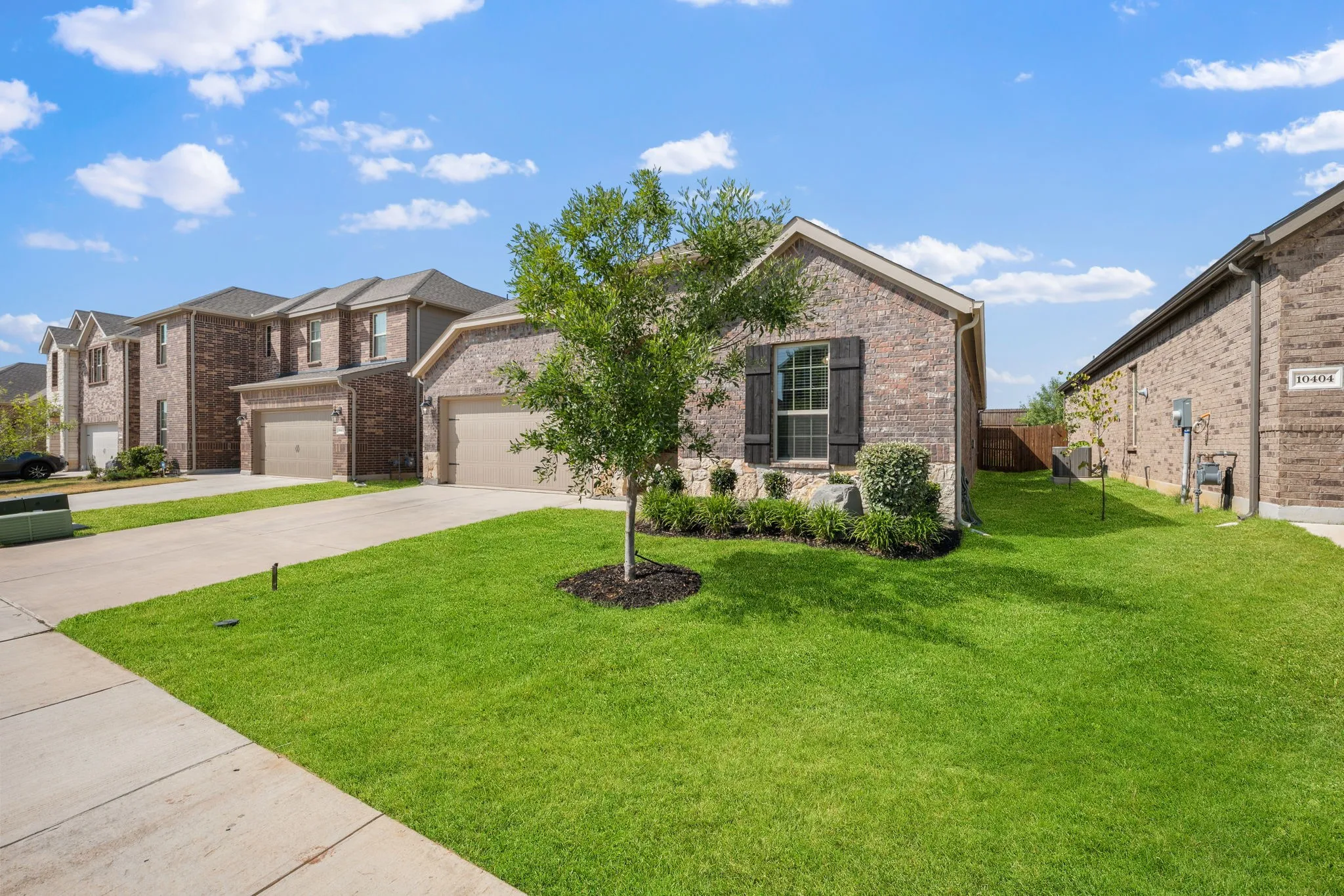 Single Family Residence For Sale in Denton County , 10408 Bluestone Lane, Aubrey, Texas 76227, 4 Bedroom, 2 Bathroom, 2 Garage spaces, 2,091 Sqft, built in 2023, mls#21356463, Real Estate Agent in Aubrey, Homes For Sale in Denton county, Homes For Sale in Aubrey, Realtor in Aubrey Texas, Real Estate Brokerage Independent Realty Texas, Luminita Cordes Realtor
