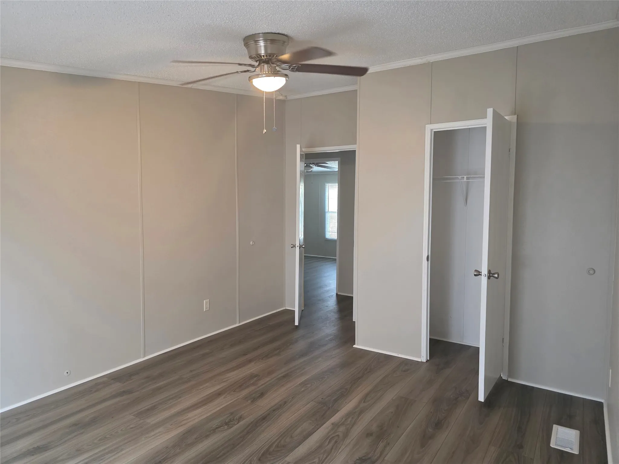 Mobile Home For Sale in Henderson County , 100 Crow Street, Mabank, Texas 75156, 4 Bedroom, 2 Bathroom, 2 Garage spaces, 1,792 Sqft, built in 2009, mls#21368976, Real Estate Agent in Mabank, Homes For Sale in Henderson county, Homes For Sale in Mabank, Realtor in Mabank Texas, Real Estate Brokerage Independent Realty Texas, Luminita Cordes Realtor