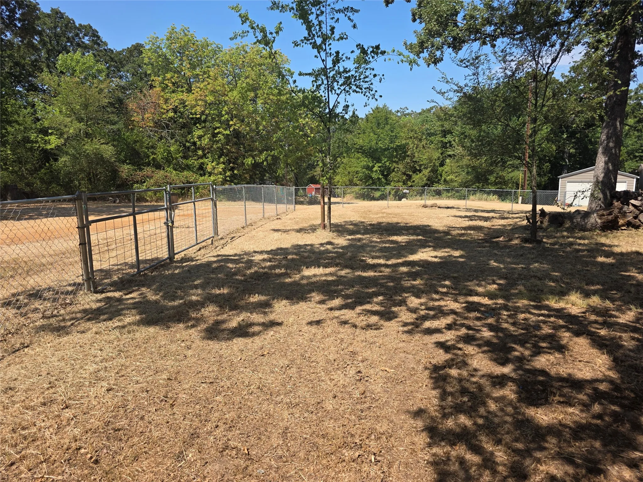 Mobile Home For Sale in Henderson County , 100 Crow Street, Mabank, Texas 75156, 4 Bedroom, 2 Bathroom, 2 Garage spaces, 1,792 Sqft, built in 2009, mls#21368976, Real Estate Agent in Mabank, Homes For Sale in Henderson county, Homes For Sale in Mabank, Realtor in Mabank Texas, Real Estate Brokerage Independent Realty Texas, Luminita Cordes Realtor