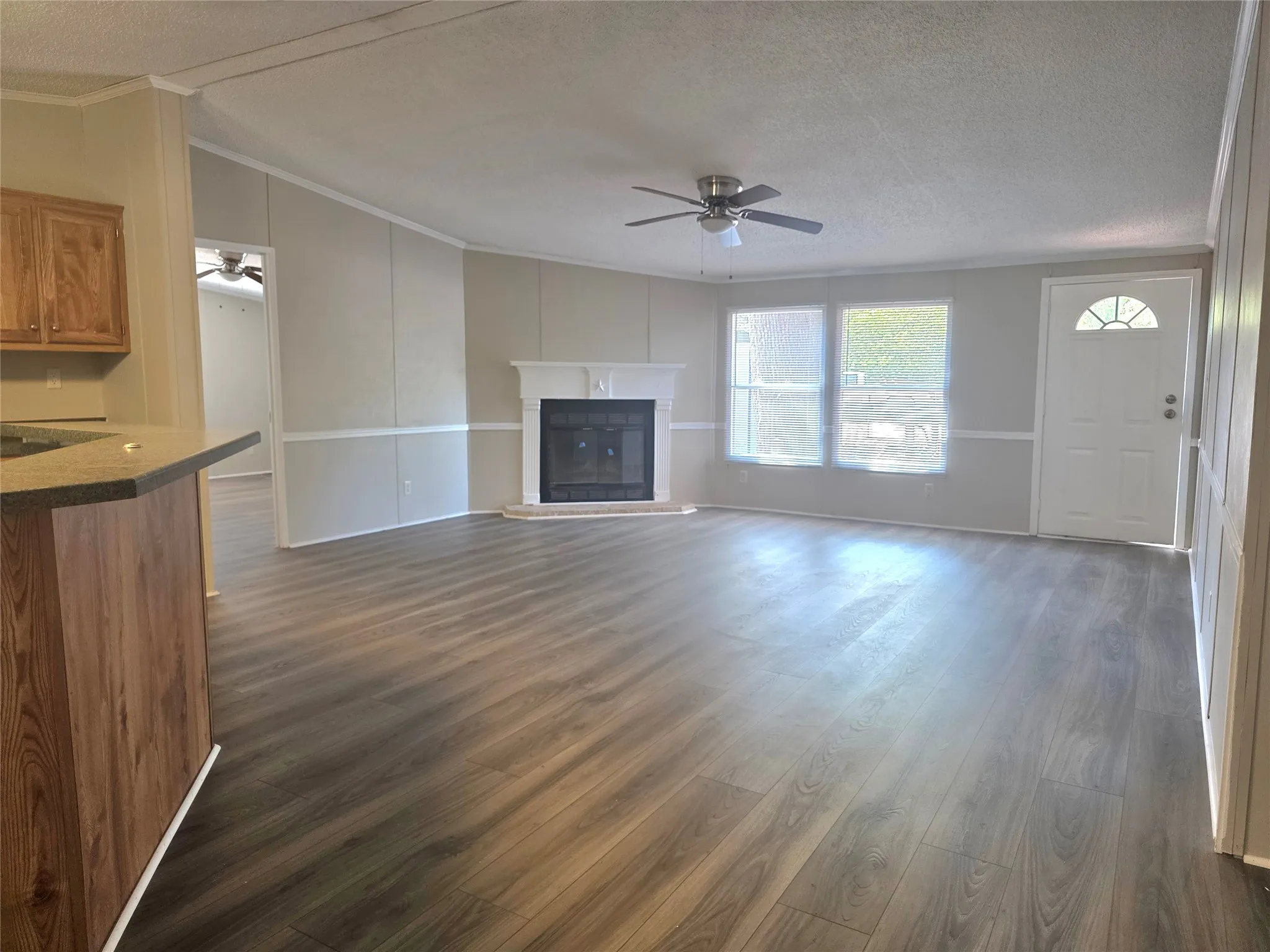 Mobile Home For Sale in Henderson County , 100 Crow Street, Mabank, Texas 75156, 4 Bedroom, 2 Bathroom, 2 Garage spaces, 1,792 Sqft, built in 2009, mls#21368976, Real Estate Agent in Mabank, Homes For Sale in Henderson county, Homes For Sale in Mabank, Realtor in Mabank Texas, Real Estate Brokerage Independent Realty Texas, Luminita Cordes Realtor