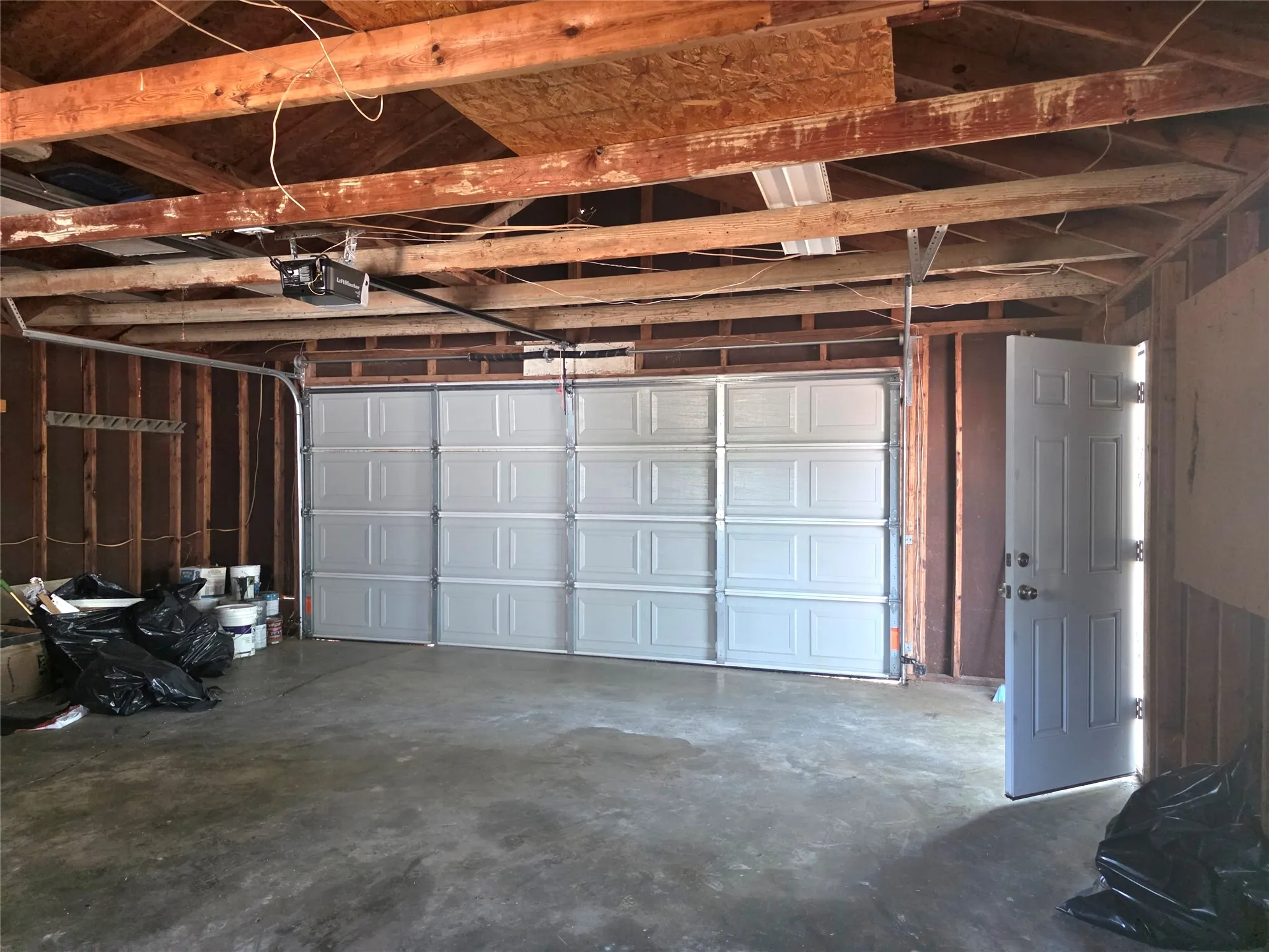 Mobile Home For Sale in Henderson County , 100 Crow Street, Mabank, Texas 75156, 4 Bedroom, 2 Bathroom, 2 Garage spaces, 1,792 Sqft, built in 2009, mls#21368976, Real Estate Agent in Mabank, Homes For Sale in Henderson county, Homes For Sale in Mabank, Realtor in Mabank Texas, Real Estate Brokerage Independent Realty Texas, Luminita Cordes Realtor