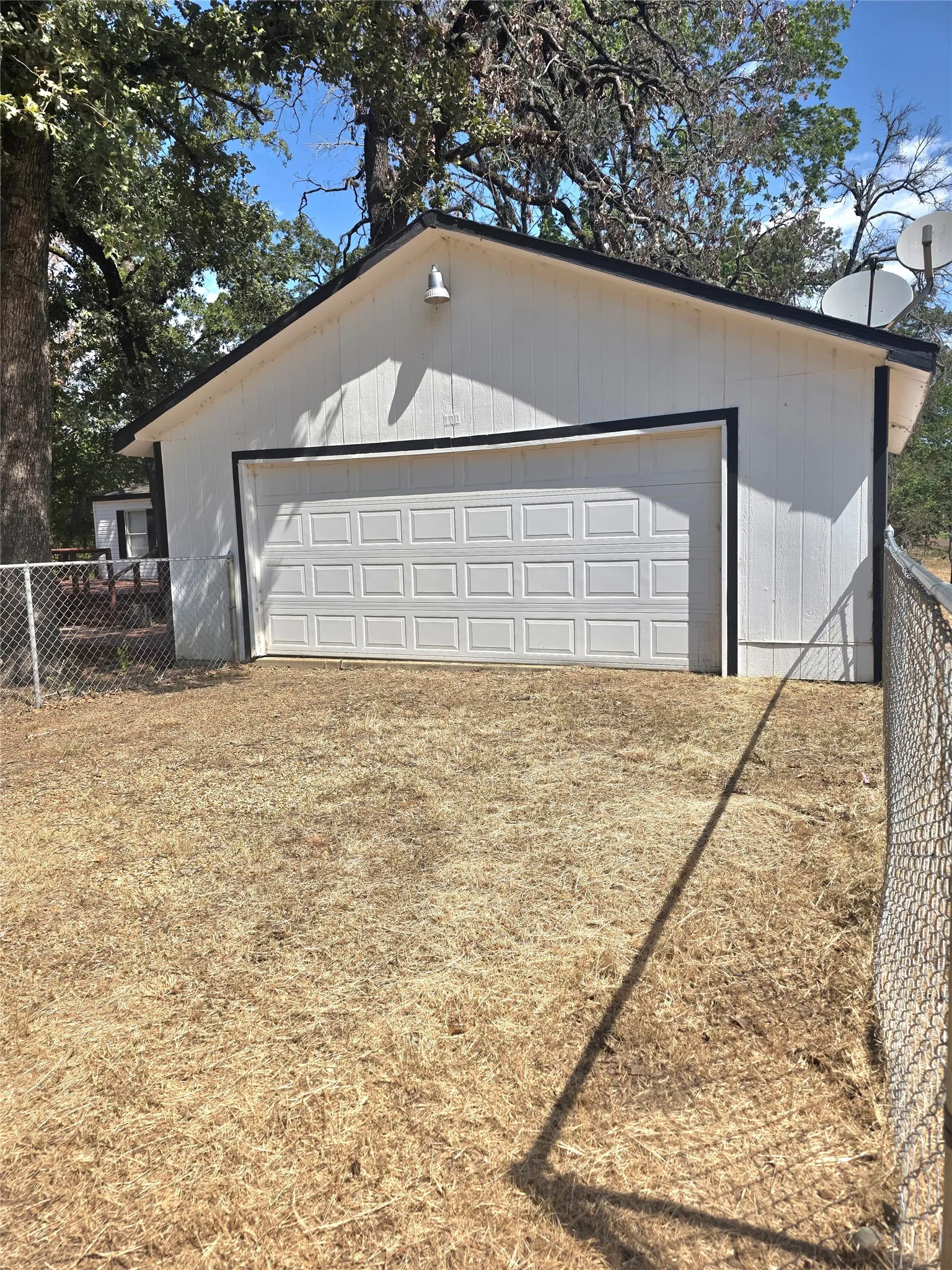 Mobile Home For Sale in Henderson County , 100 Crow Street, Mabank, Texas 75156, 4 Bedroom, 2 Bathroom, 2 Garage spaces, 1,792 Sqft, built in 2009, mls#21368976, Real Estate Agent in Mabank, Homes For Sale in Henderson county, Homes For Sale in Mabank, Realtor in Mabank Texas, Real Estate Brokerage Independent Realty Texas, Luminita Cordes Realtor