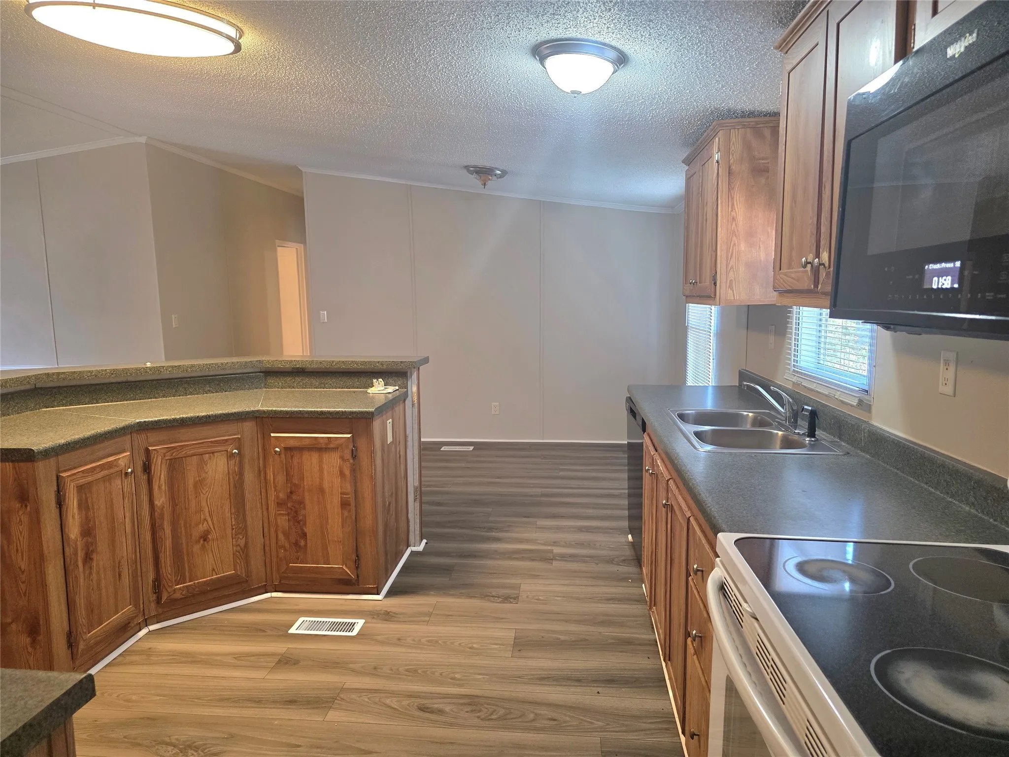 Mobile Home For Sale in Henderson County , 100 Crow Street, Mabank, Texas 75156, 4 Bedroom, 2 Bathroom, 2 Garage spaces, 1,792 Sqft, built in 2009, mls#21368976, Real Estate Agent in Mabank, Homes For Sale in Henderson county, Homes For Sale in Mabank, Realtor in Mabank Texas, Real Estate Brokerage Independent Realty Texas, Luminita Cordes Realtor