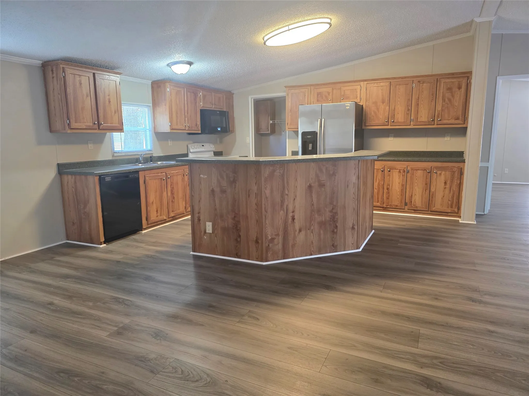 Mobile Home For Sale in Henderson County , 100 Crow Street, Mabank, Texas 75156, 4 Bedroom, 2 Bathroom, 2 Garage spaces, 1,792 Sqft, built in 2009, mls#21368976, Real Estate Agent in Mabank, Homes For Sale in Henderson county, Homes For Sale in Mabank, Realtor in Mabank Texas, Real Estate Brokerage Independent Realty Texas, Luminita Cordes Realtor