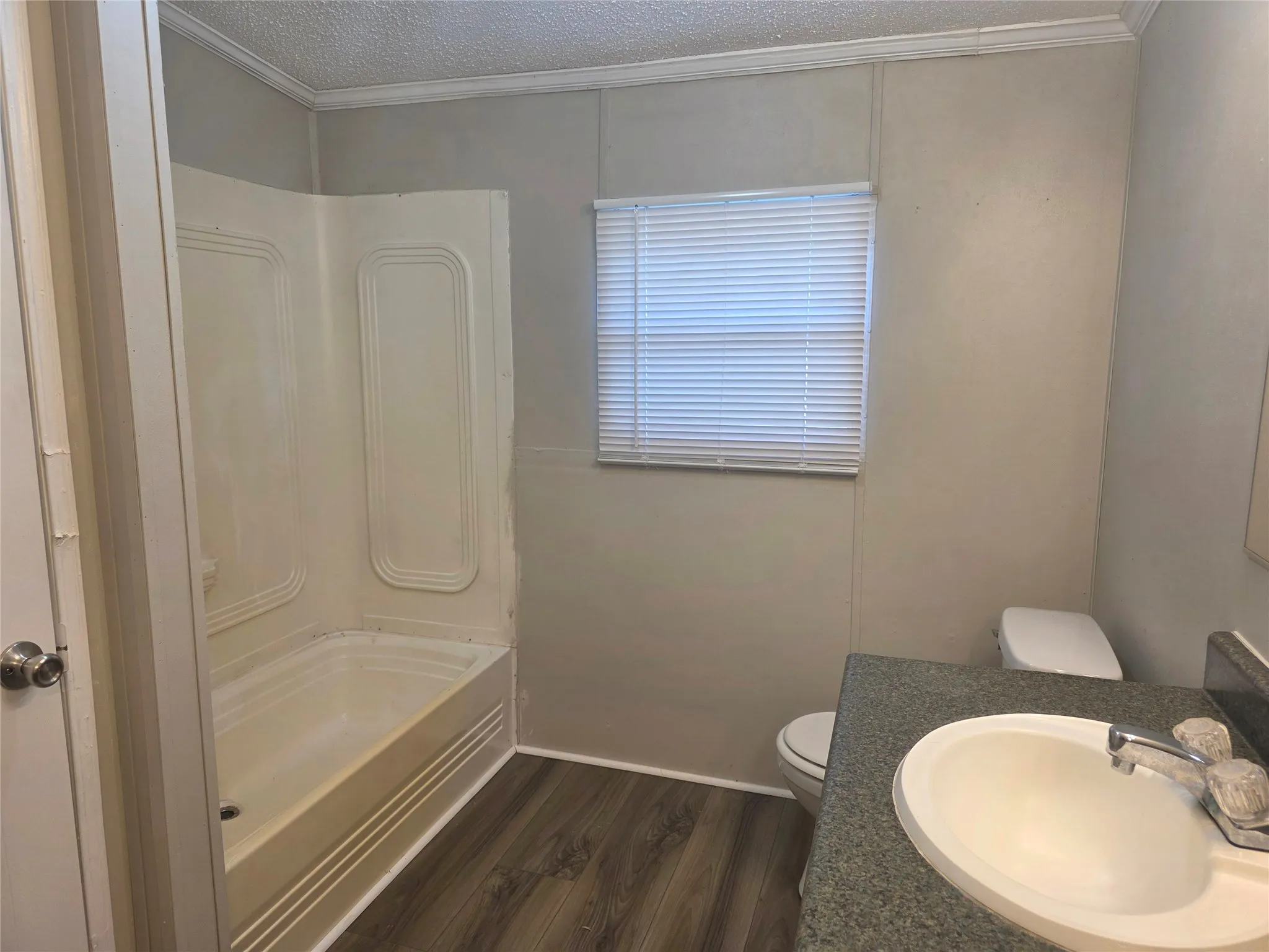 Mobile Home For Sale in Henderson County , 100 Crow Street, Mabank, Texas 75156, 4 Bedroom, 2 Bathroom, 2 Garage spaces, 1,792 Sqft, built in 2009, mls#21368976, Real Estate Agent in Mabank, Homes For Sale in Henderson county, Homes For Sale in Mabank, Realtor in Mabank Texas, Real Estate Brokerage Independent Realty Texas, Luminita Cordes Realtor