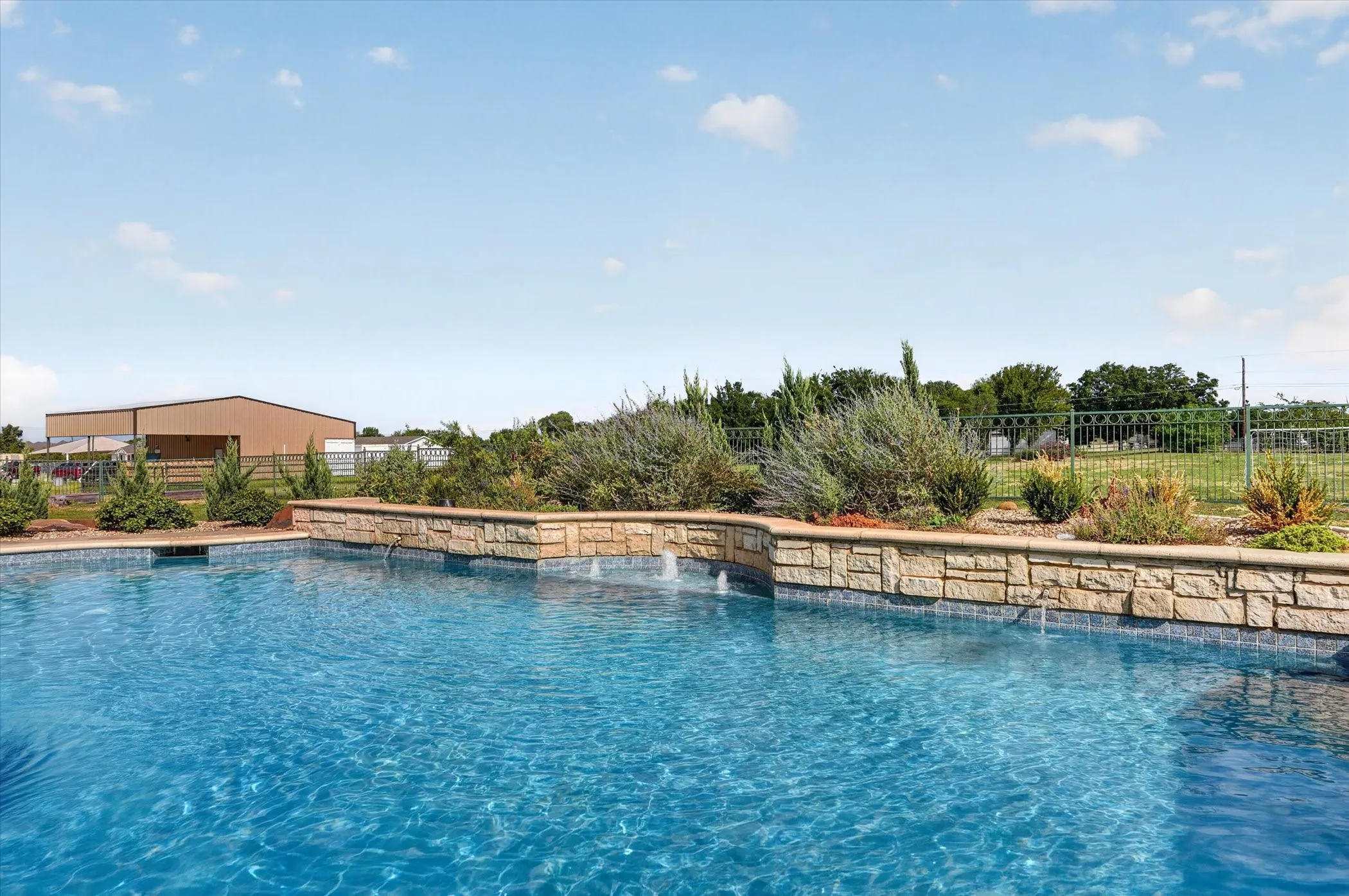 Single Family Residence For Sale in Rockwall County , 1442 FM 552, Rockwall, Texas 75087, 4 Bedroom, 4 Bathroom, 3 Garage spaces, 3,954 Sqft, built in 1989, mls#21365382, Real Estate Agent in Rockwall, Homes For Sale in Rockwall county, Homes For Sale in Rockwall, Realtor in Rockwall Texas, Real Estate Brokerage Independent Realty Texas, Luminita Cordes Realtor