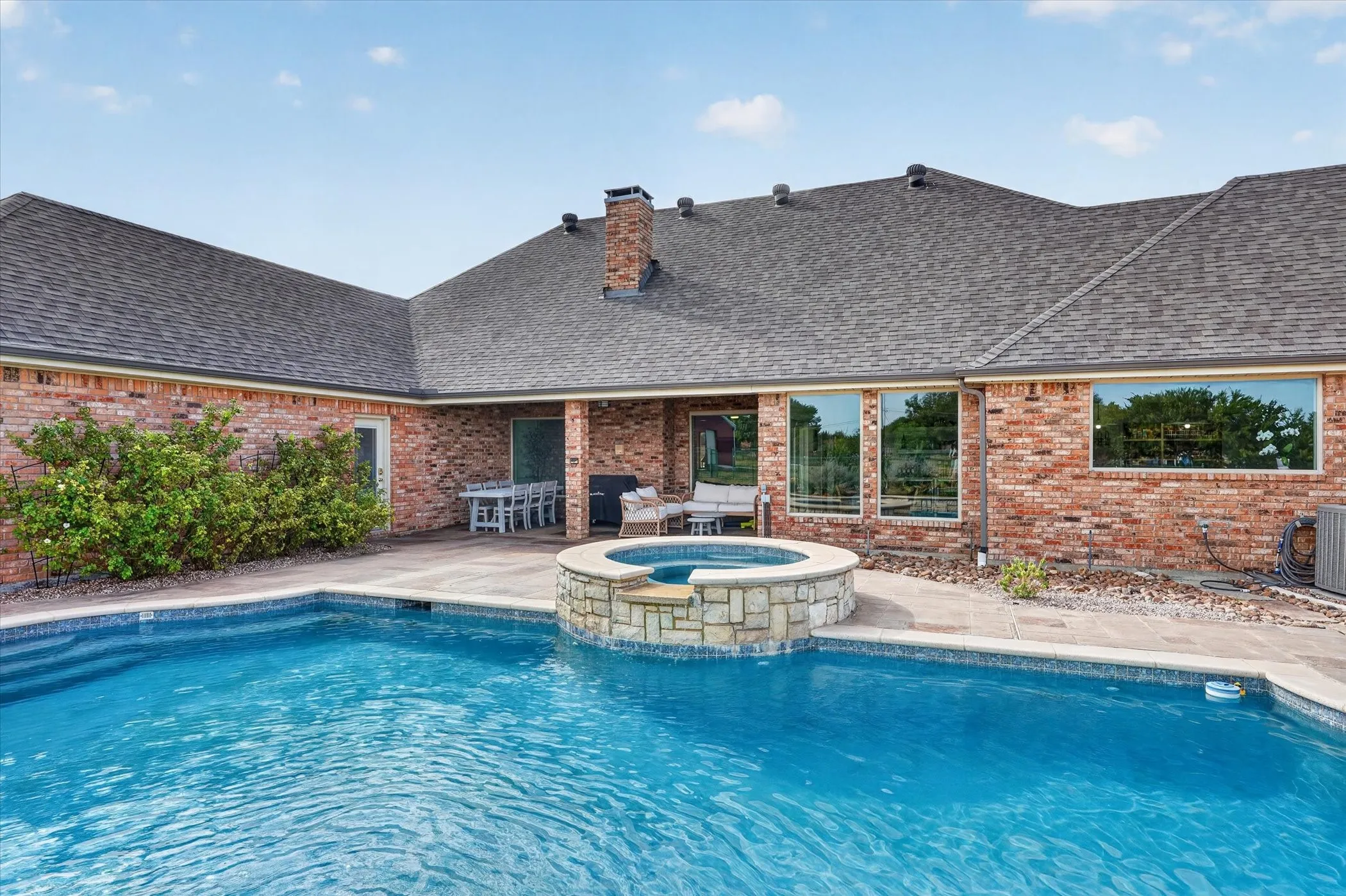 Single Family Residence For Sale in Rockwall County , 1442 FM 552, Rockwall, Texas 75087, 4 Bedroom, 4 Bathroom, 3 Garage spaces, 3,954 Sqft, built in 1989, mls#21365382, Real Estate Agent in Rockwall, Homes For Sale in Rockwall county, Homes For Sale in Rockwall, Realtor in Rockwall Texas, Real Estate Brokerage Independent Realty Texas, Luminita Cordes Realtor