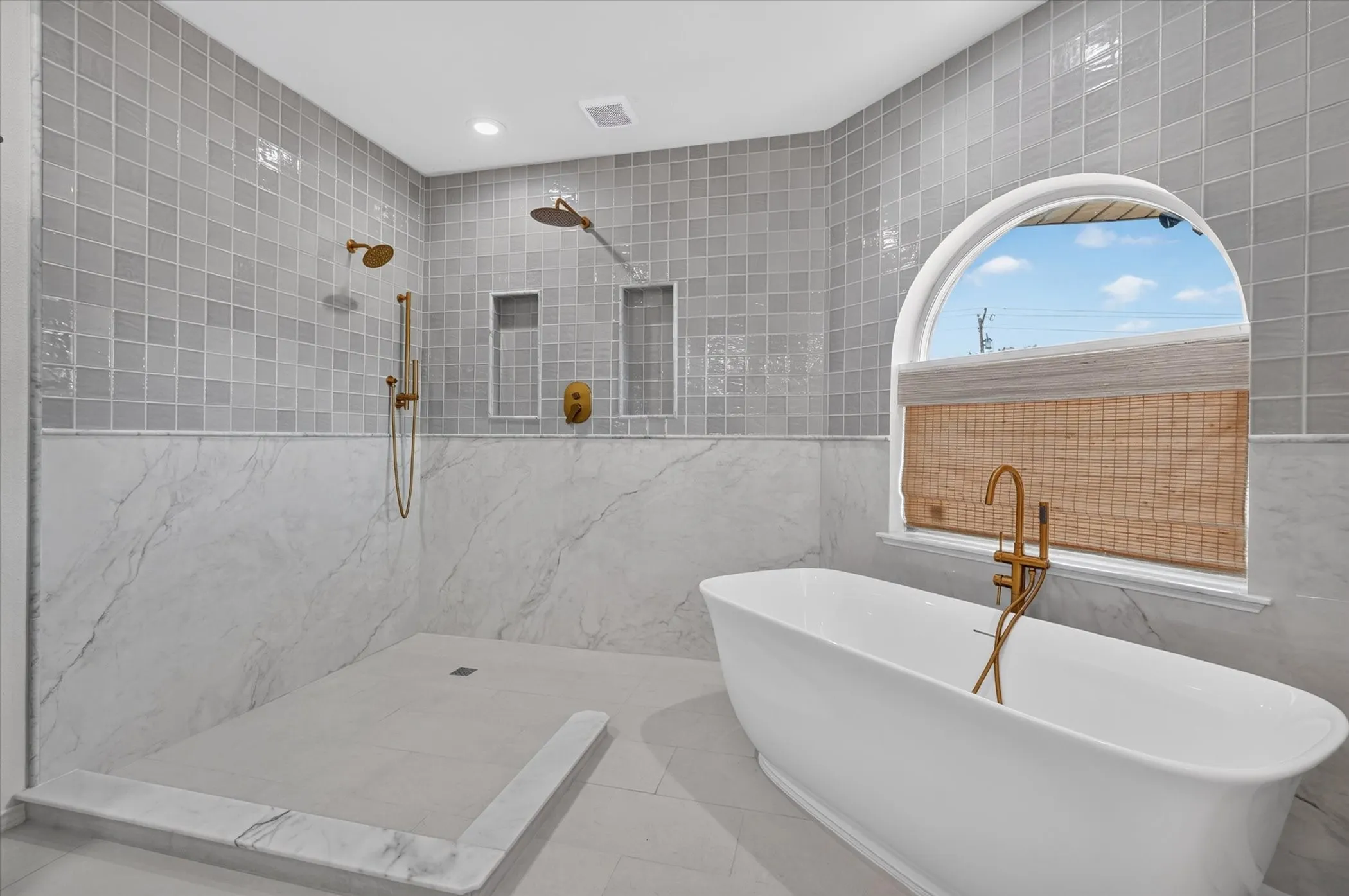 Single Family Residence For Sale in Rockwall County , 1442 FM 552, Rockwall, Texas 75087, 4 Bedroom, 4 Bathroom, 3 Garage spaces, 3,954 Sqft, built in 1989, mls#21365382, Real Estate Agent in Rockwall, Homes For Sale in Rockwall county, Homes For Sale in Rockwall, Realtor in Rockwall Texas, Real Estate Brokerage Independent Realty Texas, Luminita Cordes Realtor