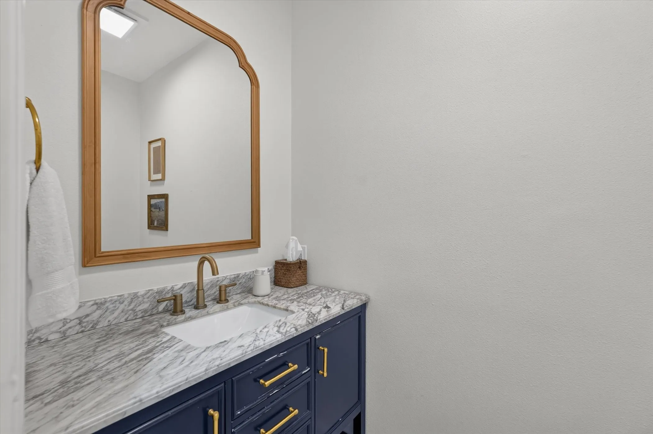 Single Family Residence For Sale in Rockwall County , 1442 FM 552, Rockwall, Texas 75087, 4 Bedroom, 4 Bathroom, 3 Garage spaces, 3,954 Sqft, built in 1989, mls#21365382, Real Estate Agent in Rockwall, Homes For Sale in Rockwall county, Homes For Sale in Rockwall, Realtor in Rockwall Texas, Real Estate Brokerage Independent Realty Texas, Luminita Cordes Realtor