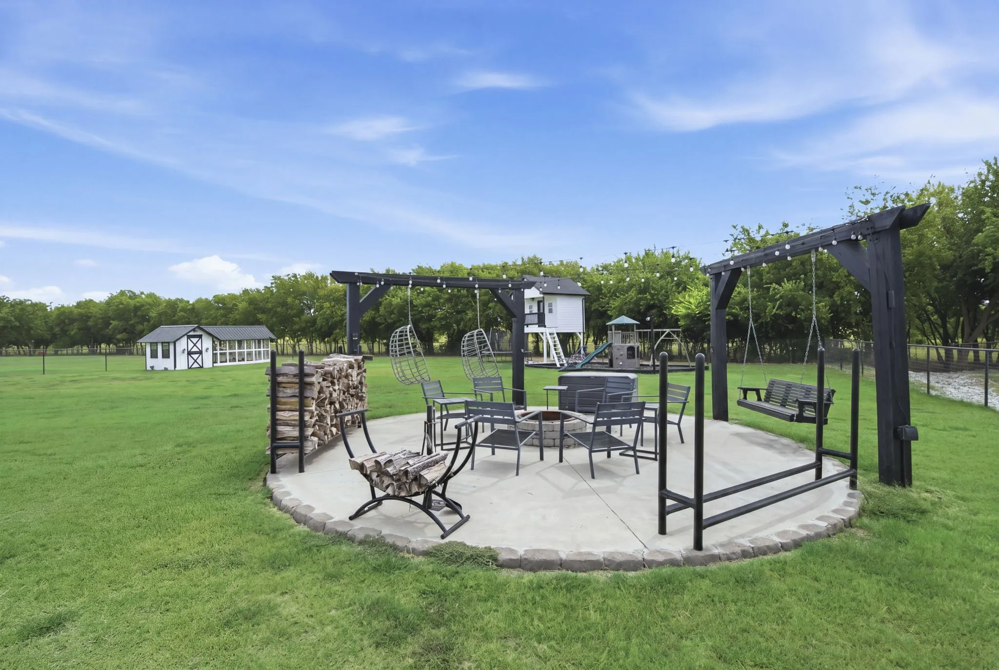 Fire Pit - Virtual Grass