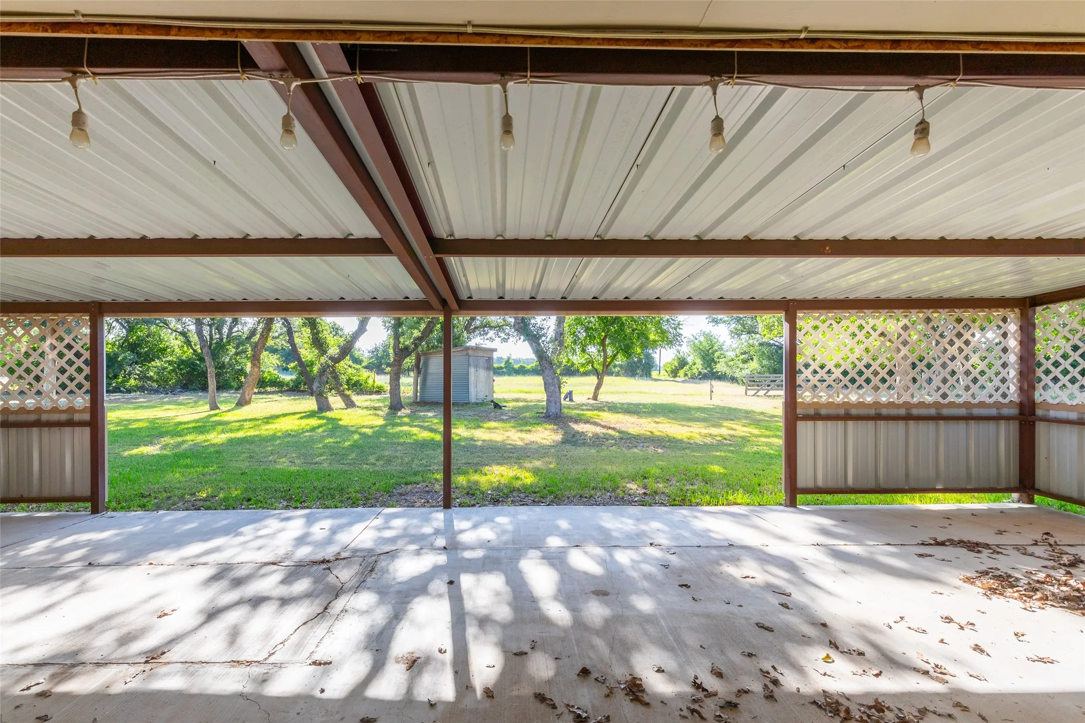 Farm For Sale in Callahan County , 8504 County Road 258, Clyde, Texas 79510, 3 Bedroom, 2 Bathroom, 2 Garage spaces, 1,733 Sqft, built in 1960, mls#21368245, Real Estate Agent in Clyde, Homes For Sale in Callahan county, Homes For Sale in Clyde, Realtor in Clyde Texas, Real Estate Brokerage Independent Realty Texas, Luminita Cordes Realtor