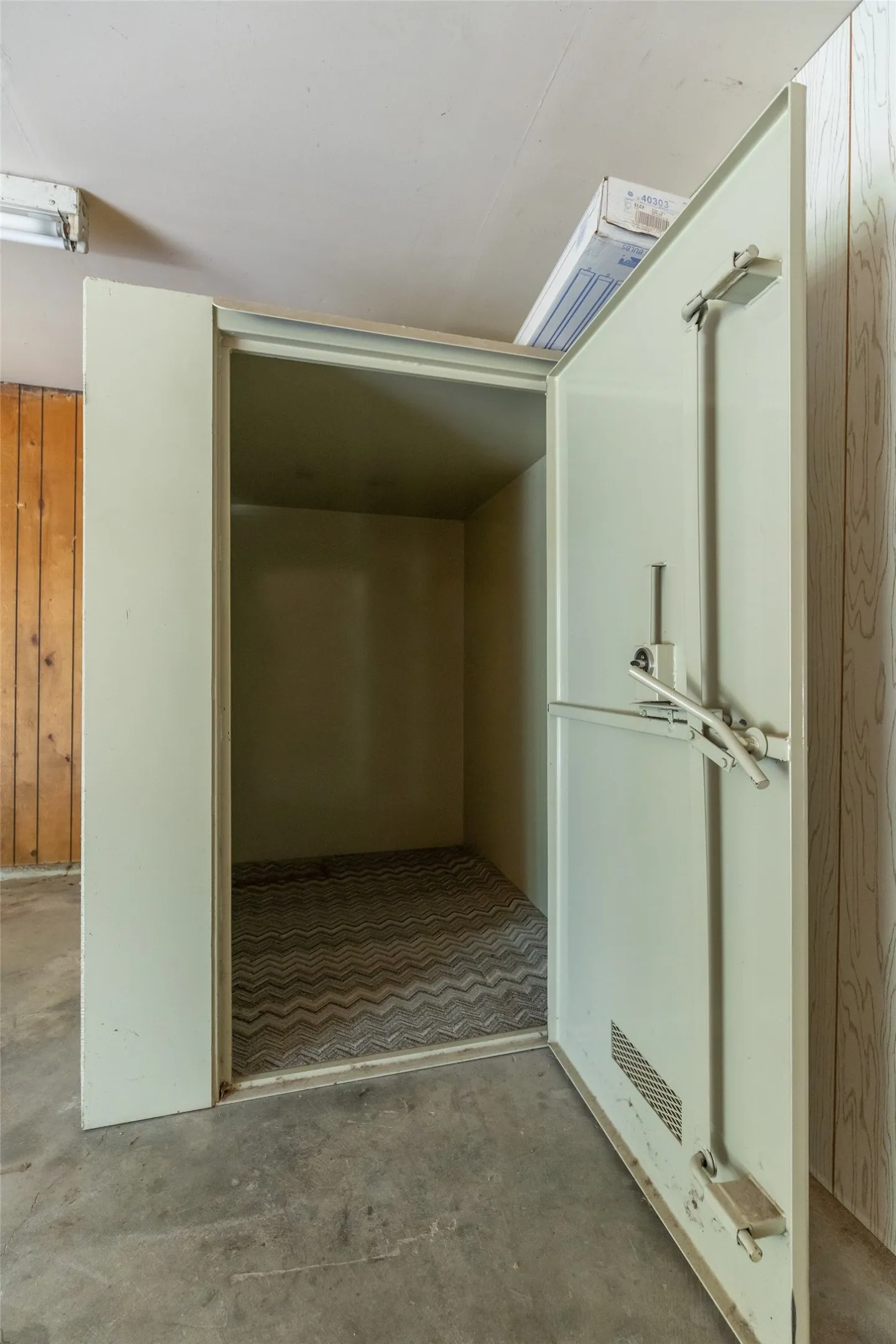 Storm shelter