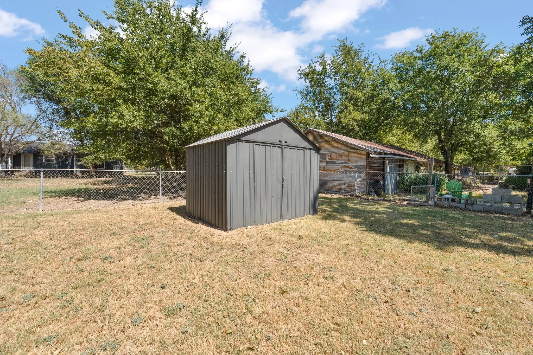 Single Family Residence For Sale in Hill County , 502 N King Street, Itasca, Texas 76055, 3 Bedroom, 2 Bathroom, 2 Garage spaces, 1,355 Sqft, built in 1972, mls#21368982, Real Estate Agent in Itasca, Homes For Sale in Hill county, Homes For Sale in Itasca, Realtor in Itasca Texas, Real Estate Brokerage Independent Realty Texas, Luminita Cordes Realtor