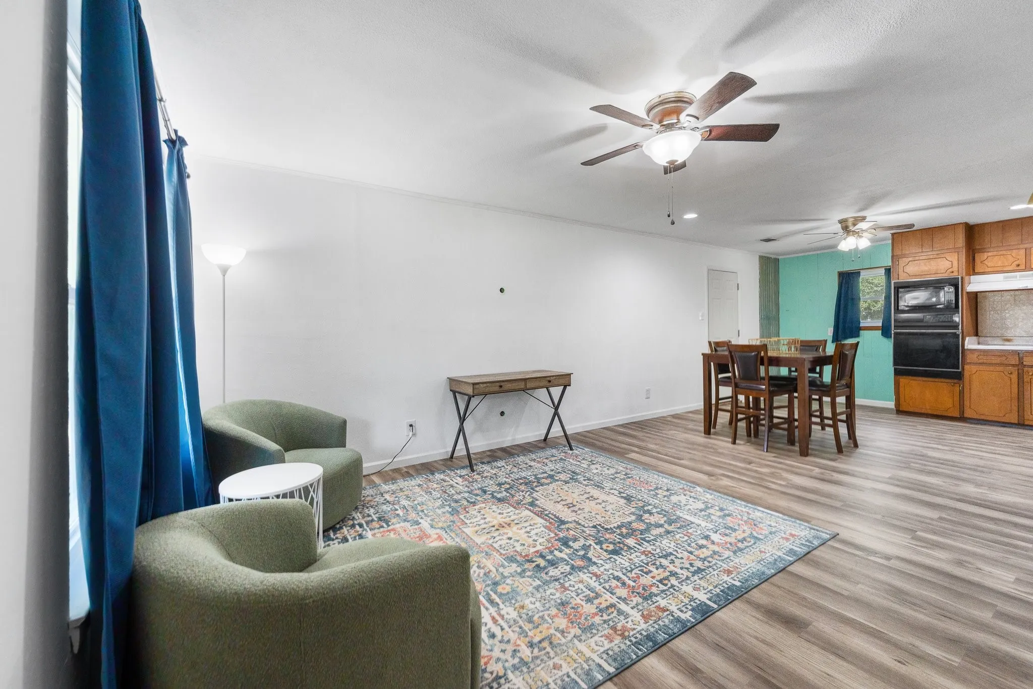 Single Family Residence For Sale in Hill County , 502 N King Street, Itasca, Texas 76055, 3 Bedroom, 2 Bathroom, 2 Garage spaces, 1,355 Sqft, built in 1972, mls#21368982, Real Estate Agent in Itasca, Homes For Sale in Hill county, Homes For Sale in Itasca, Realtor in Itasca Texas, Real Estate Brokerage Independent Realty Texas, Luminita Cordes Realtor