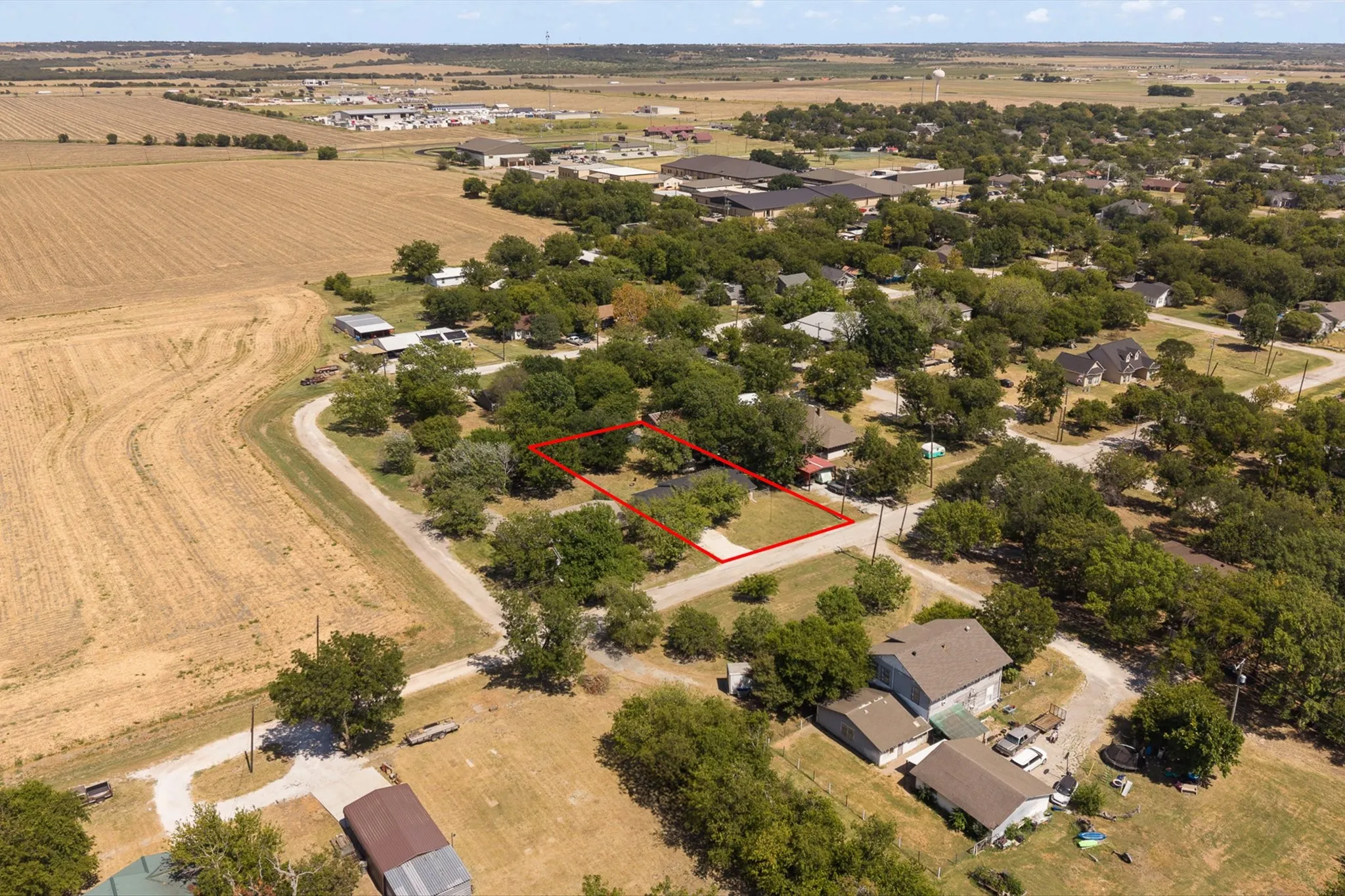 Single Family Residence For Sale in Hill County , 502 N King Street, Itasca, Texas 76055, 3 Bedroom, 2 Bathroom, 2 Garage spaces, 1,355 Sqft, built in 1972, mls#21368982, Real Estate Agent in Itasca, Homes For Sale in Hill county, Homes For Sale in Itasca, Realtor in Itasca Texas, Real Estate Brokerage Independent Realty Texas, Luminita Cordes Realtor