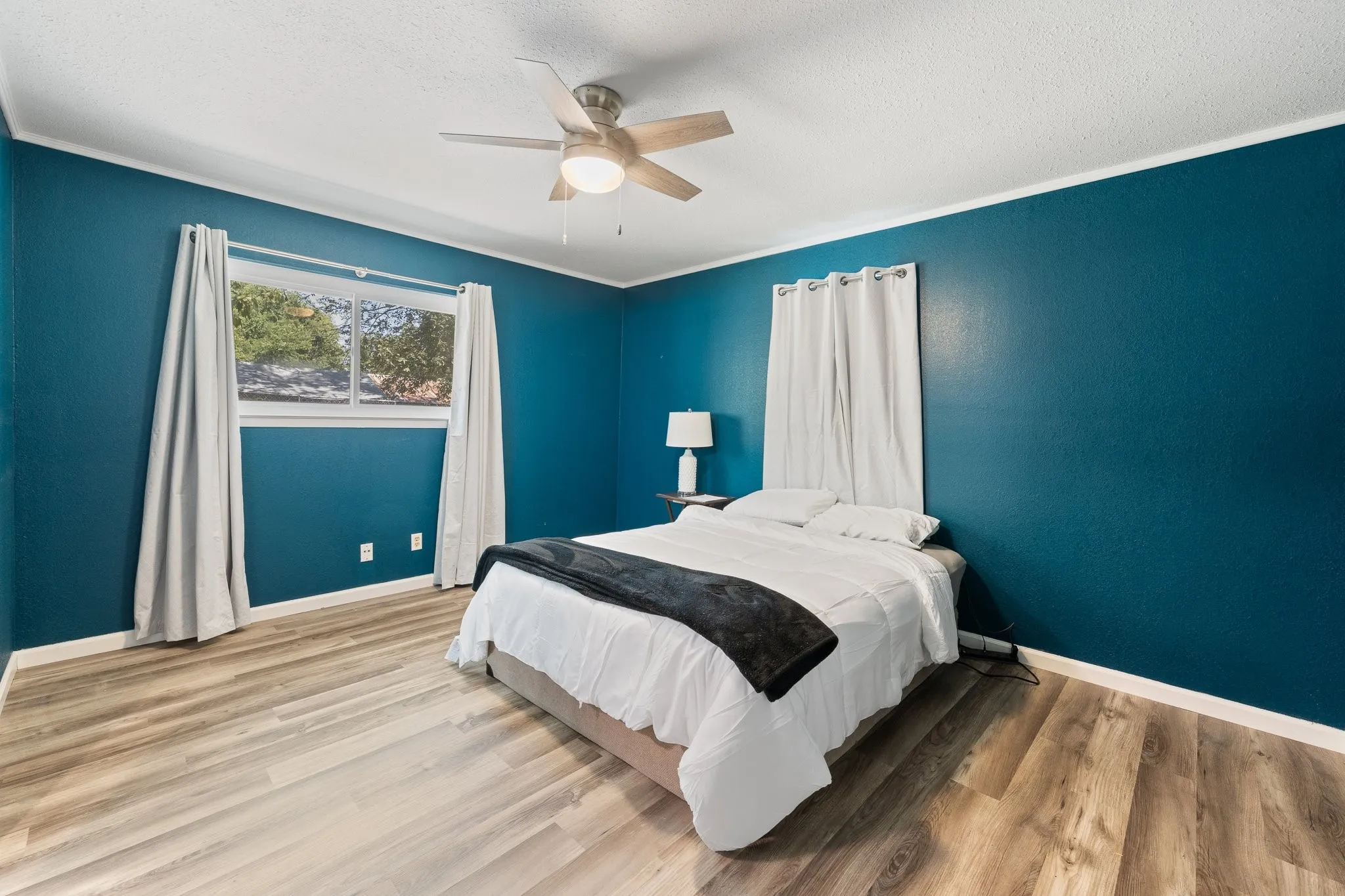 Single Family Residence For Sale in Hill County , 502 N King Street, Itasca, Texas 76055, 3 Bedroom, 2 Bathroom, 2 Garage spaces, 1,355 Sqft, built in 1972, mls#21368982, Real Estate Agent in Itasca, Homes For Sale in Hill county, Homes For Sale in Itasca, Realtor in Itasca Texas, Real Estate Brokerage Independent Realty Texas, Luminita Cordes Realtor