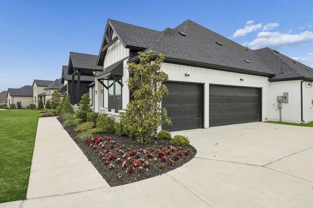 Single Family Residence For Sale in Ellis County , 4037 Lagos Drive, Midlothian, Texas 76065, 4 Bedroom, 3 Bathroom, 3 Garage spaces, 2,802 Sqft, built in 2023, mls#21368980, Real Estate Agent in Midlothian, Homes For Sale in Ellis county, Homes For Sale in Midlothian, Realtor in Midlothian Texas, Real Estate Brokerage Independent Realty Texas, Luminita Cordes Realtor