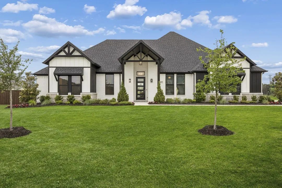 Single Family Residence For Sale in Ellis County , 4037 Lagos Drive, Midlothian, Texas 76065, 4 Bedroom, 3 Bathroom, 3 Garage spaces, 2,802 Sqft, built in 2023, mls#21368980, Real Estate Agent in Midlothian, Homes For Sale in Ellis county, Homes For Sale in Midlothian, Realtor in Midlothian Texas, Real Estate Brokerage Independent Realty Texas, Luminita Cordes Realtor