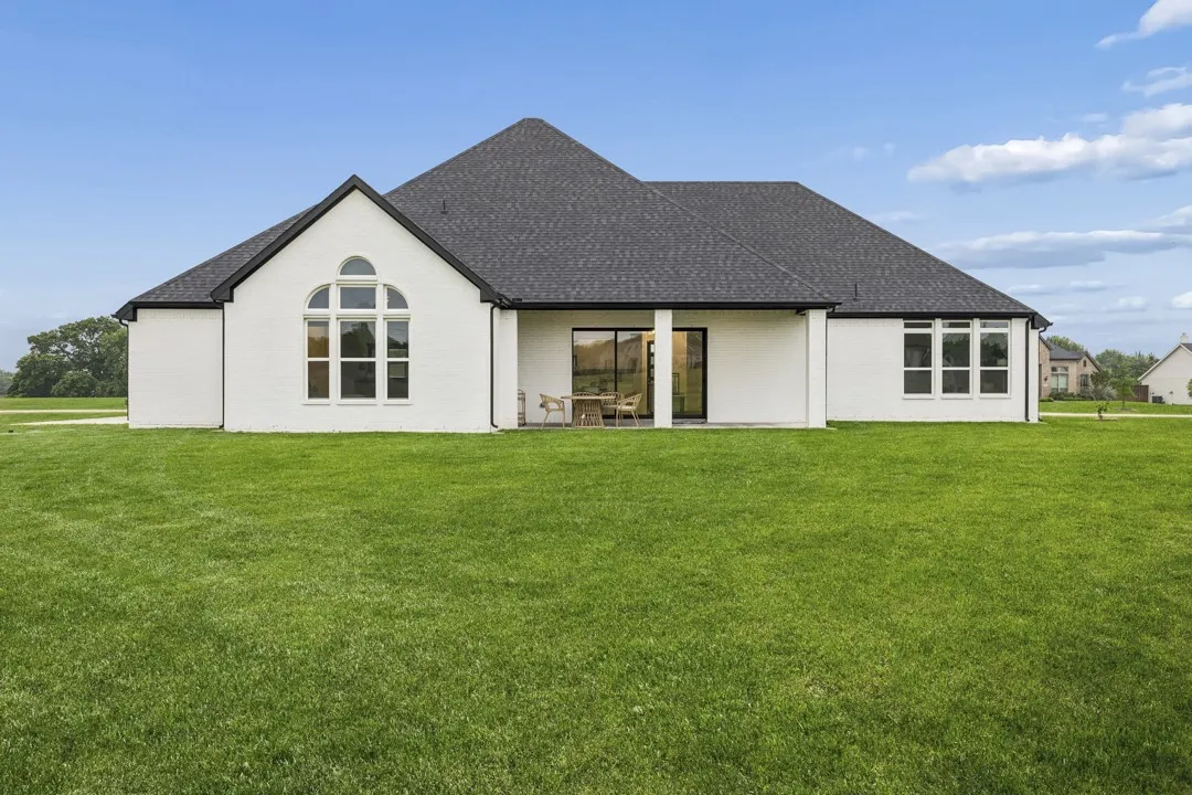 Single Family Residence For Sale in Ellis County , 4037 Lagos Drive, Midlothian, Texas 76065, 4 Bedroom, 3 Bathroom, 3 Garage spaces, 2,802 Sqft, built in 2023, mls#21368980, Real Estate Agent in Midlothian, Homes For Sale in Ellis county, Homes For Sale in Midlothian, Realtor in Midlothian Texas, Real Estate Brokerage Independent Realty Texas, Luminita Cordes Realtor