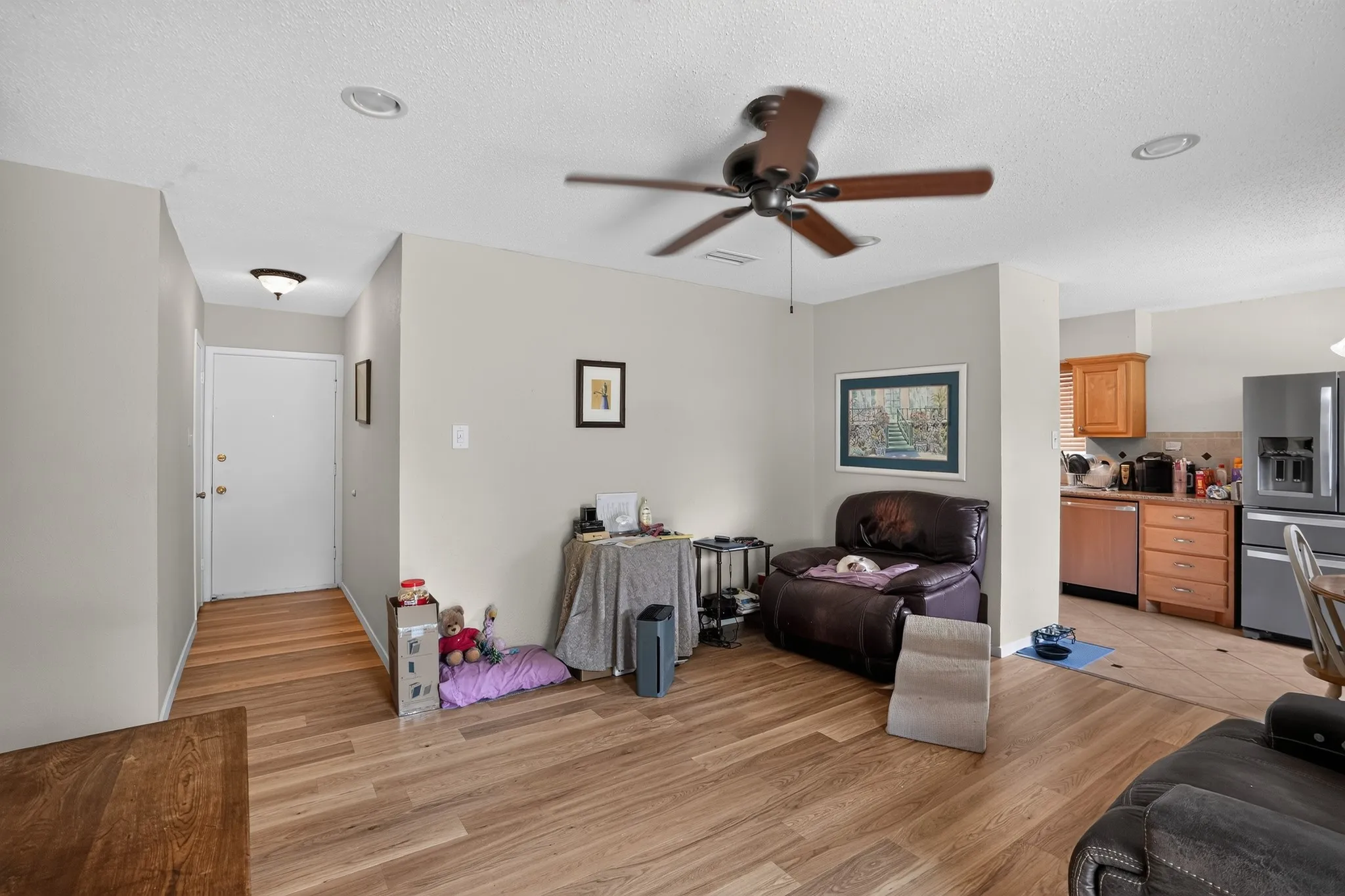 Single Family Residence For Sale in Dallas County , 2125 Meadow Glen, Irving, Texas 75060, 3 Bedroom, 2 Bathroom, 2 Garage spaces, 1,113 Sqft, built in 1968, mls#21368909, Real Estate Agent in Irving, Homes For Sale in Dallas county, Homes For Sale in Irving, Realtor in Irving Texas, Real Estate Brokerage Independent Realty Texas, Luminita Cordes Realtor