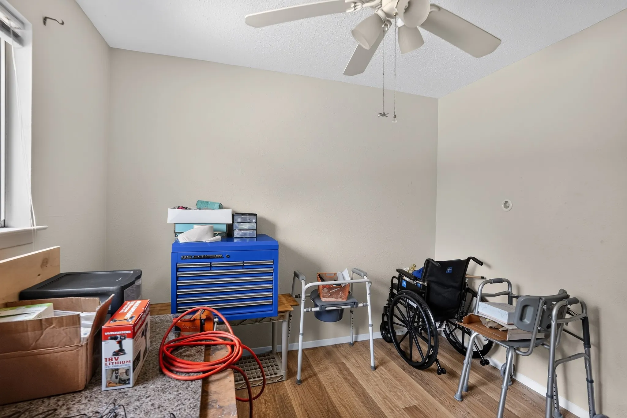 Single Family Residence For Sale in Dallas County , 2125 Meadow Glen, Irving, Texas 75060, 3 Bedroom, 2 Bathroom, 2 Garage spaces, 1,113 Sqft, built in 1968, mls#21368909, Real Estate Agent in Irving, Homes For Sale in Dallas county, Homes For Sale in Irving, Realtor in Irving Texas, Real Estate Brokerage Independent Realty Texas, Luminita Cordes Realtor