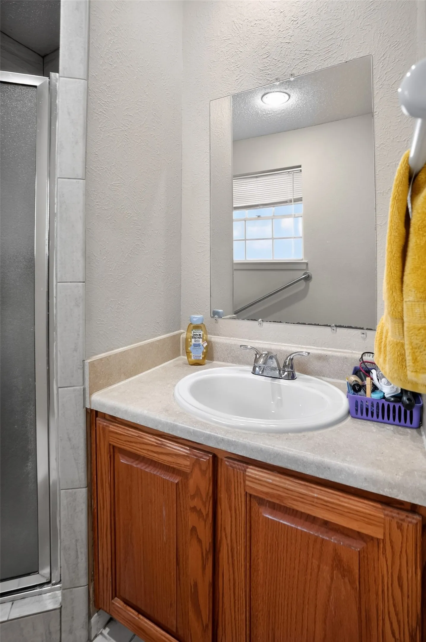 Single Family Residence For Sale in Dallas County , 2125 Meadow Glen, Irving, Texas 75060, 3 Bedroom, 2 Bathroom, 2 Garage spaces, 1,113 Sqft, built in 1968, mls#21368909, Real Estate Agent in Irving, Homes For Sale in Dallas county, Homes For Sale in Irving, Realtor in Irving Texas, Real Estate Brokerage Independent Realty Texas, Luminita Cordes Realtor