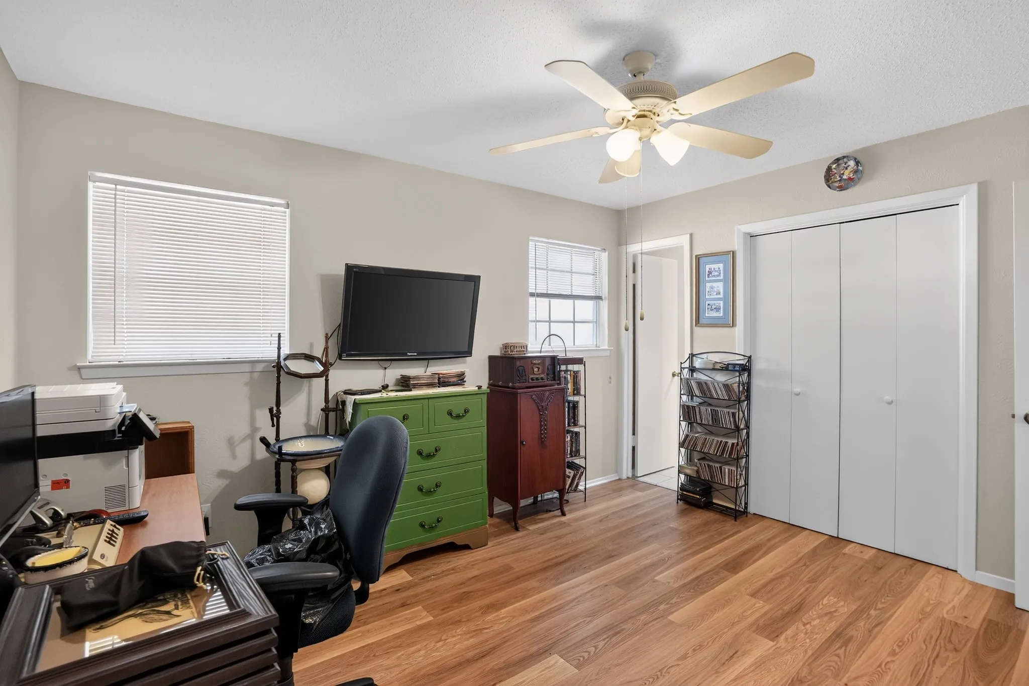 Single Family Residence For Sale in Dallas County , 2125 Meadow Glen, Irving, Texas 75060, 3 Bedroom, 2 Bathroom, 2 Garage spaces, 1,113 Sqft, built in 1968, mls#21368909, Real Estate Agent in Irving, Homes For Sale in Dallas county, Homes For Sale in Irving, Realtor in Irving Texas, Real Estate Brokerage Independent Realty Texas, Luminita Cordes Realtor
