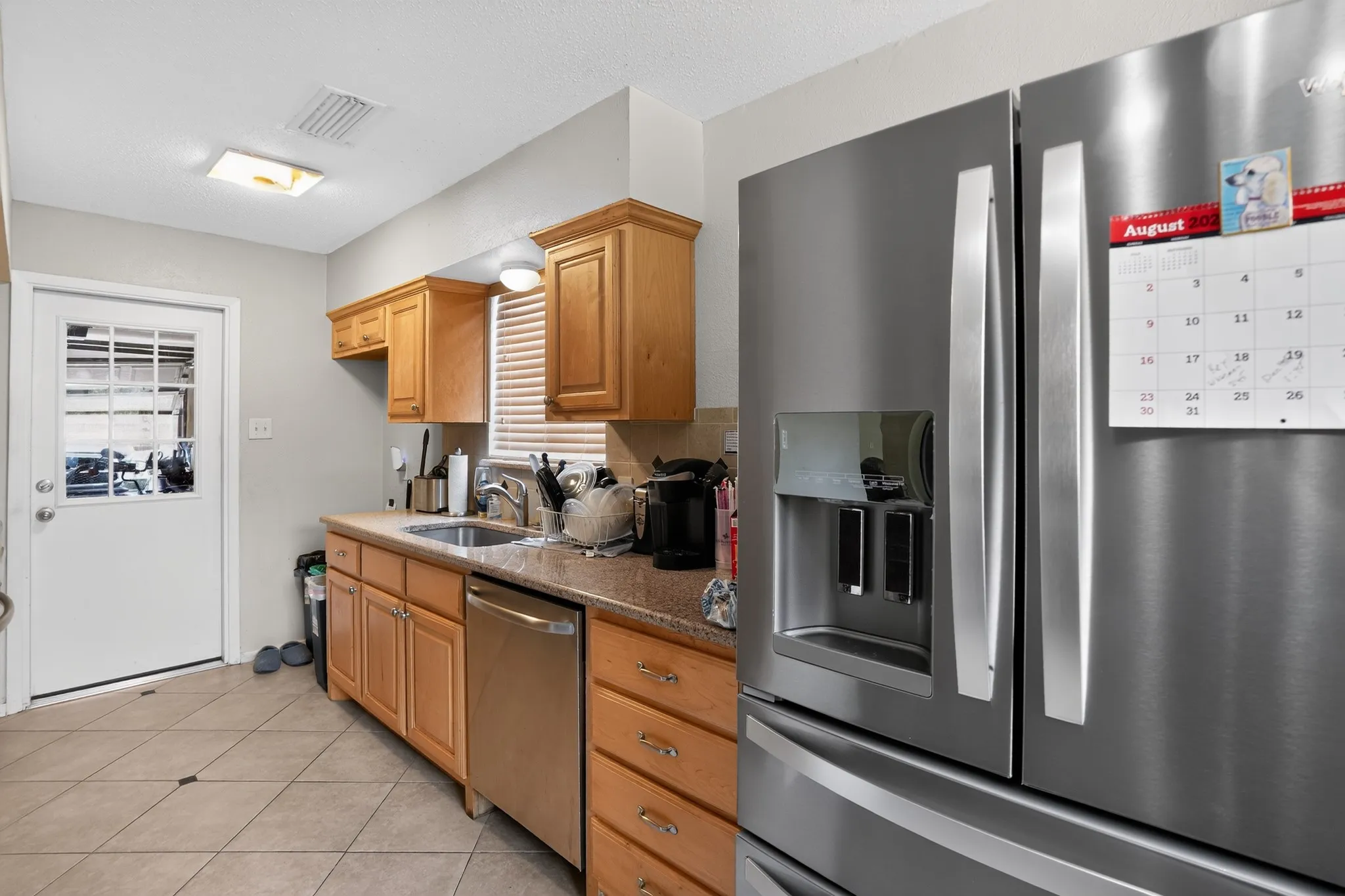 Single Family Residence For Sale in Dallas County , 2125 Meadow Glen, Irving, Texas 75060, 3 Bedroom, 2 Bathroom, 2 Garage spaces, 1,113 Sqft, built in 1968, mls#21368909, Real Estate Agent in Irving, Homes For Sale in Dallas county, Homes For Sale in Irving, Realtor in Irving Texas, Real Estate Brokerage Independent Realty Texas, Luminita Cordes Realtor