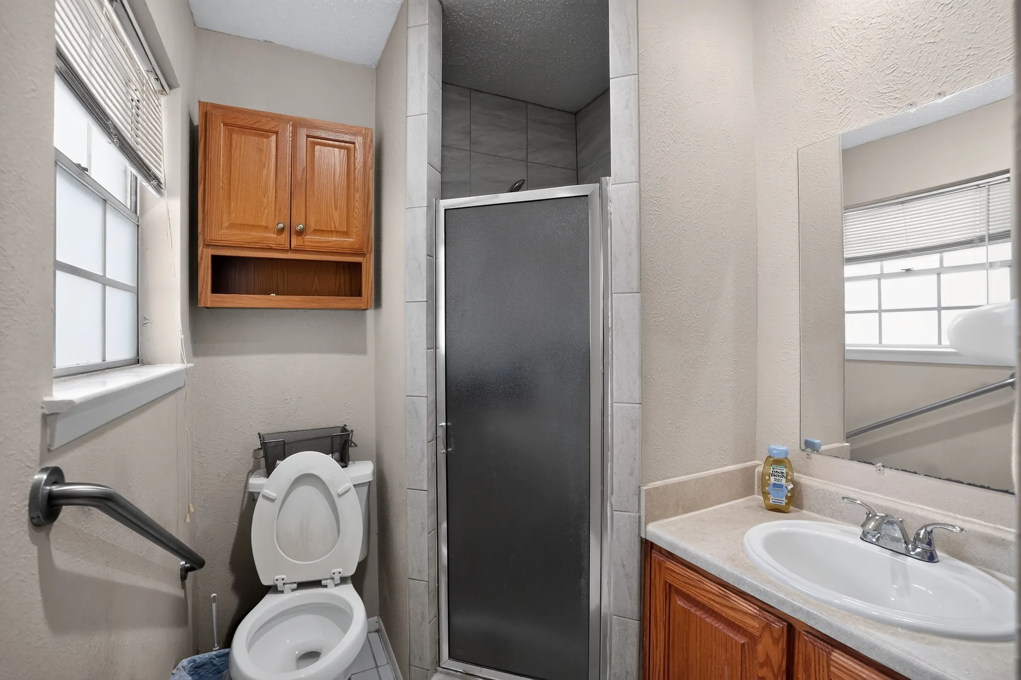 Single Family Residence For Sale in Dallas County , 2125 Meadow Glen, Irving, Texas 75060, 3 Bedroom, 2 Bathroom, 2 Garage spaces, 1,113 Sqft, built in 1968, mls#21368909, Real Estate Agent in Irving, Homes For Sale in Dallas county, Homes For Sale in Irving, Realtor in Irving Texas, Real Estate Brokerage Independent Realty Texas, Luminita Cordes Realtor