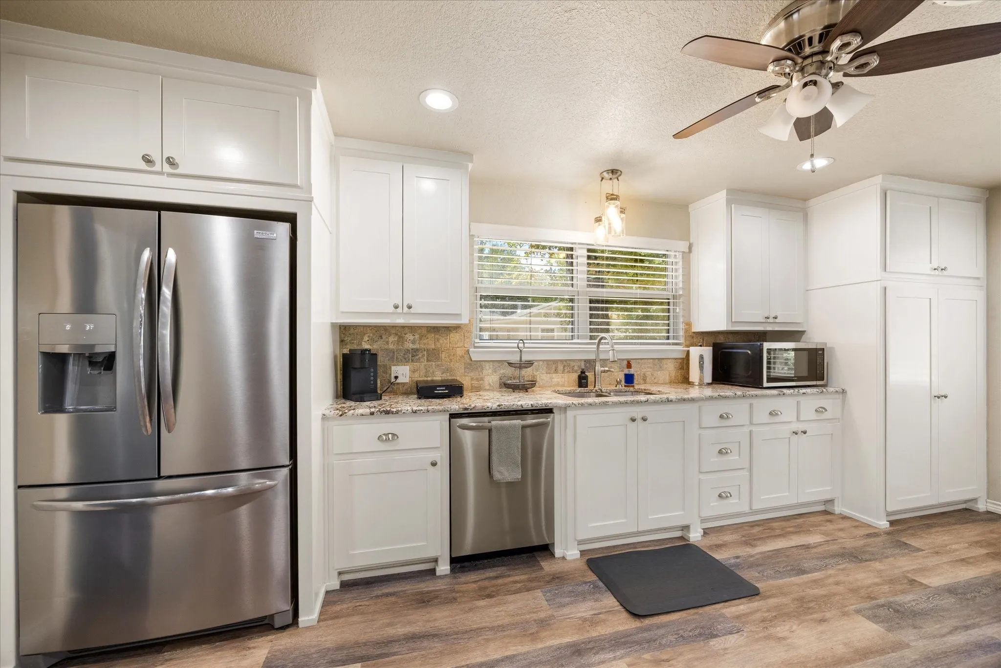 Single Family Residence For Sale in Palo Pinto County , 1516 N Lakeview Drive, Palo Pinto, Texas 76484, 6 Bedroom, 3 Bathroom, 2 Garage spaces, 5,908 Sqft, built in 0, mls#21368920, Real Estate Agent in Palo Pinto, Homes For Sale in Palo Pinto county, Homes For Sale in Palo Pinto, Realtor in Palo Pinto Texas, Real Estate Brokerage Independent Realty Texas, Luminita Cordes Realtor