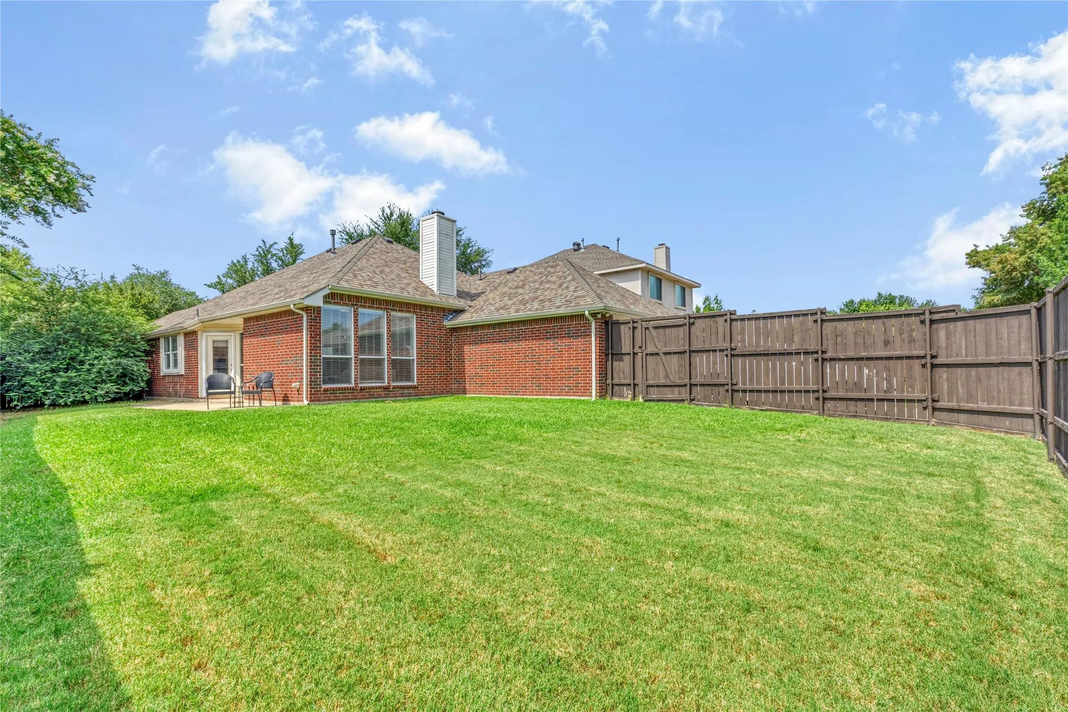 Single Family Residence For Rent in Denton County , 1438 Royal Oaks Drive, Frisco, Texas 75036, 3 Bedroom, 2 Bathroom, 2 Garage spaces, 1,721 Sqft, built in 2000, mls#21368675, Real Estate Agent in Frisco, Homes For Rent in Denton county, Homes For Rent in Frisco, Realtor in Frisco Texas, Real Estate Brokerage Independent Realty Texas, Luminita Cordes Realtor