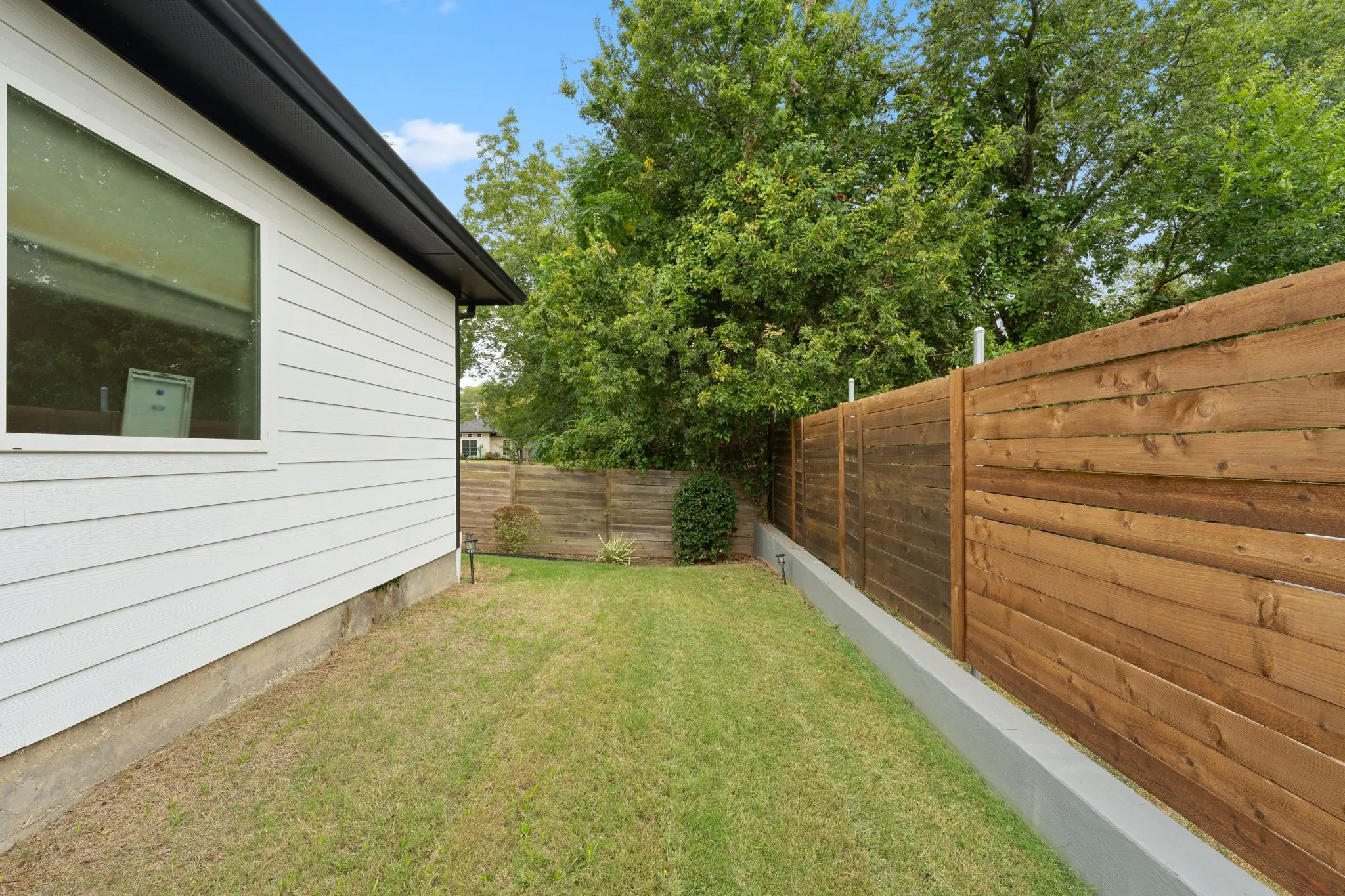 Single Family Residence For Sale in Ellis County , 407 W Light Street, Waxahachie, Texas 75165, 4 Bedroom, 2 Bathroom, 2 Garage spaces, 1,773 Sqft, built in 2020, mls#21368990, Real Estate Agent in Waxahachie, Homes For Sale in Ellis county, Homes For Sale in Waxahachie, Realtor in Waxahachie Texas, Real Estate Brokerage Independent Realty Texas, Luminita Cordes Realtor
