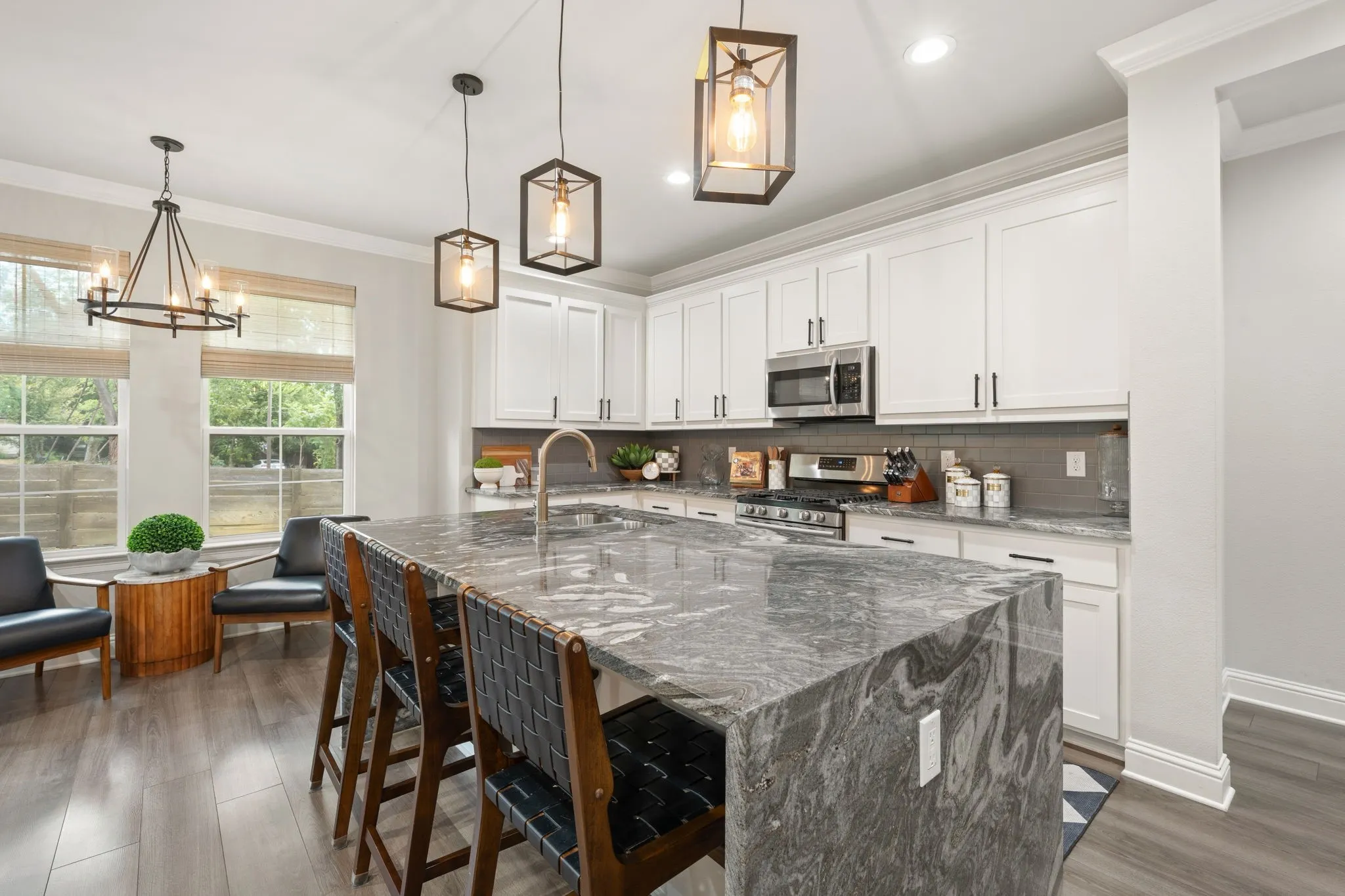 Single Family Residence For Sale in Ellis County , 407 W Light Street, Waxahachie, Texas 75165, 4 Bedroom, 2 Bathroom, 2 Garage spaces, 1,773 Sqft, built in 2020, mls#21368990, Real Estate Agent in Waxahachie, Homes For Sale in Ellis county, Homes For Sale in Waxahachie, Realtor in Waxahachie Texas, Real Estate Brokerage Independent Realty Texas, Luminita Cordes Realtor