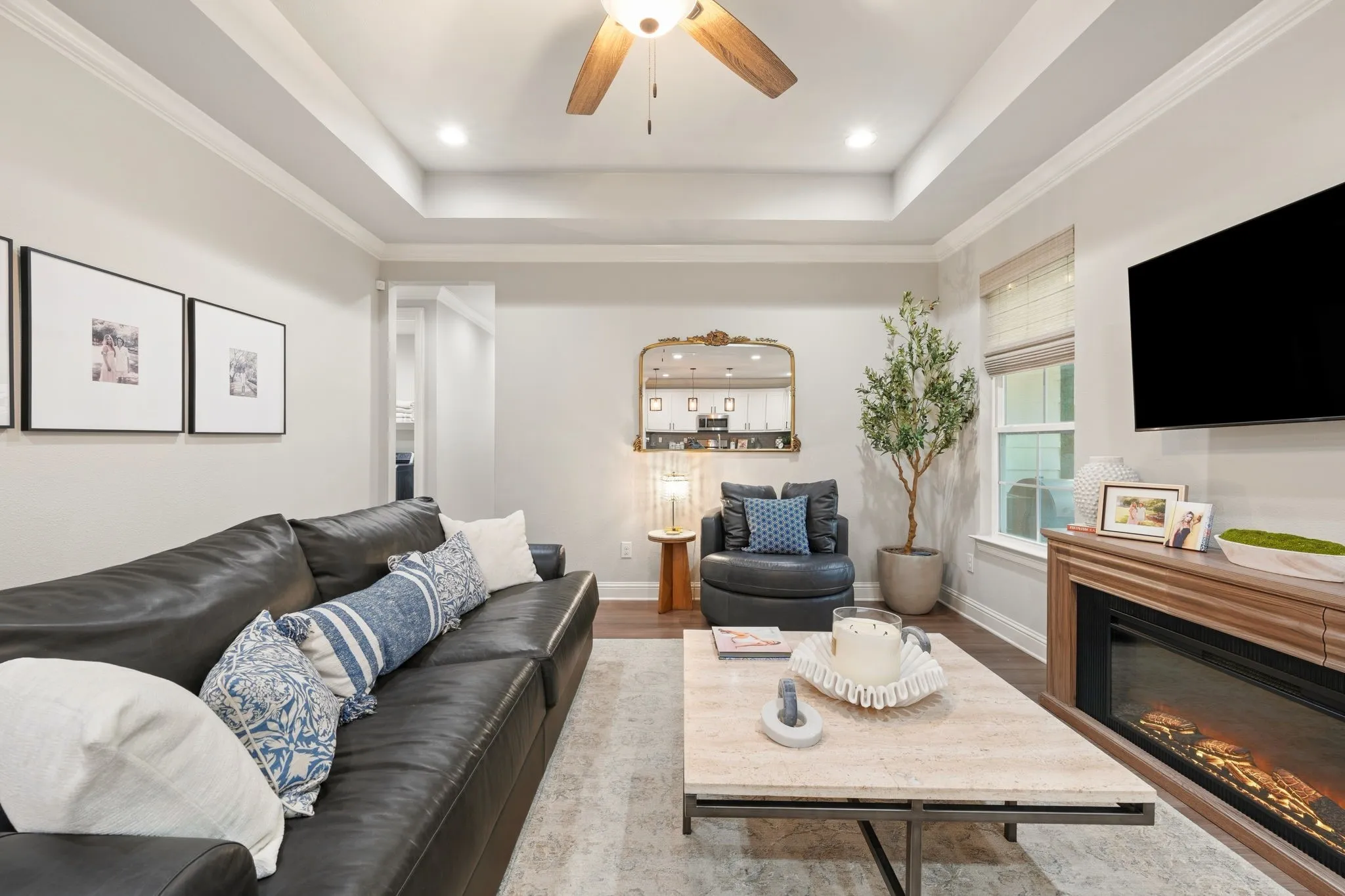 Single Family Residence For Sale in Ellis County , 407 W Light Street, Waxahachie, Texas 75165, 4 Bedroom, 2 Bathroom, 2 Garage spaces, 1,773 Sqft, built in 2020, mls#21368990, Real Estate Agent in Waxahachie, Homes For Sale in Ellis county, Homes For Sale in Waxahachie, Realtor in Waxahachie Texas, Real Estate Brokerage Independent Realty Texas, Luminita Cordes Realtor