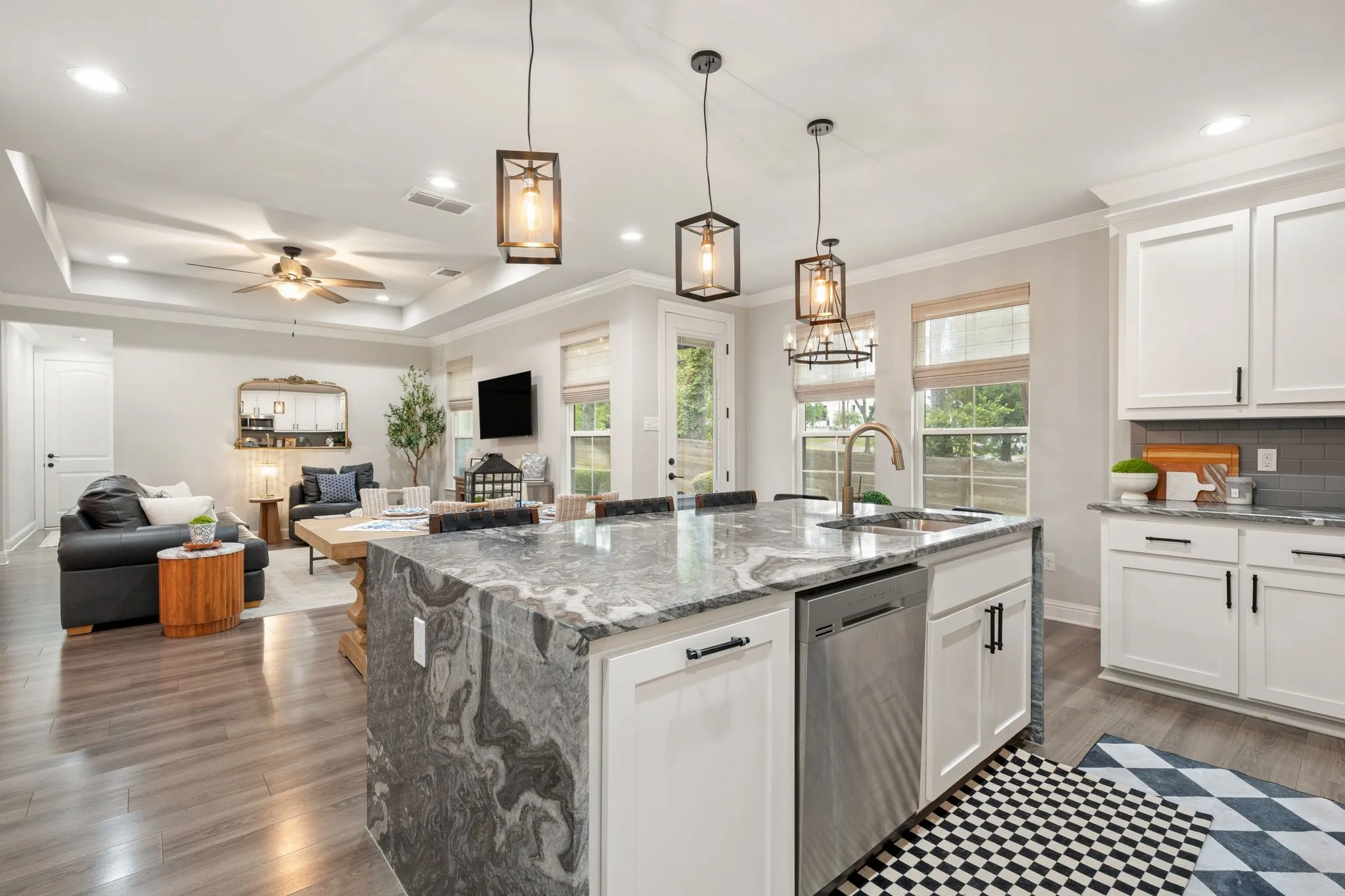 Single Family Residence For Sale in Ellis County , 407 W Light Street, Waxahachie, Texas 75165, 4 Bedroom, 2 Bathroom, 2 Garage spaces, 1,773 Sqft, built in 2020, mls#21368990, Real Estate Agent in Waxahachie, Homes For Sale in Ellis county, Homes For Sale in Waxahachie, Realtor in Waxahachie Texas, Real Estate Brokerage Independent Realty Texas, Luminita Cordes Realtor