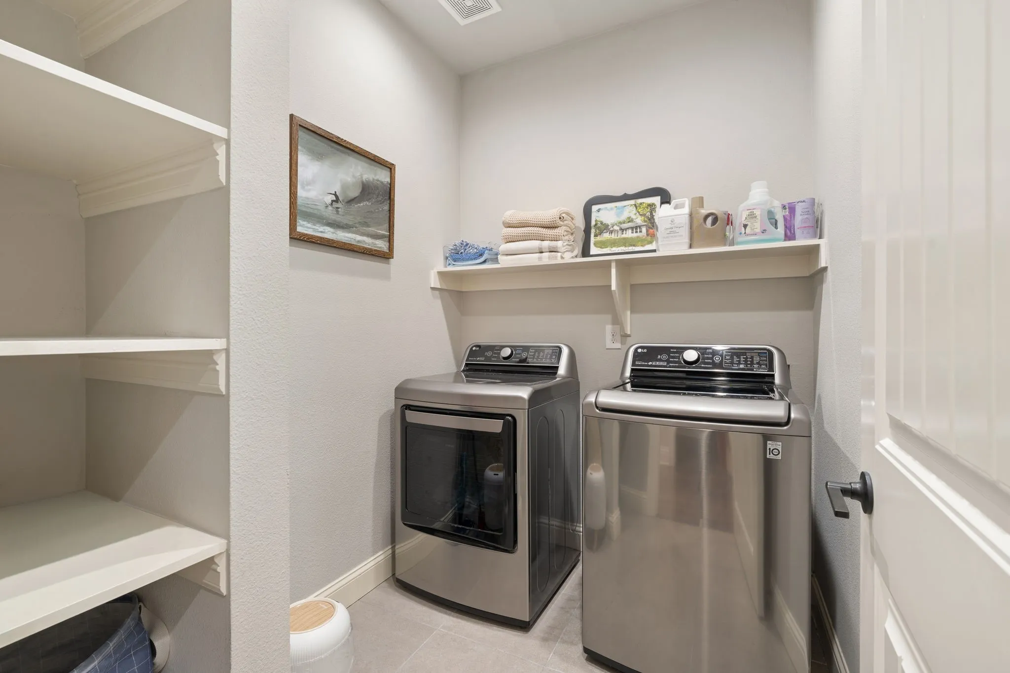 Single Family Residence For Sale in Ellis County , 407 W Light Street, Waxahachie, Texas 75165, 4 Bedroom, 2 Bathroom, 2 Garage spaces, 1,773 Sqft, built in 2020, mls#21368990, Real Estate Agent in Waxahachie, Homes For Sale in Ellis county, Homes For Sale in Waxahachie, Realtor in Waxahachie Texas, Real Estate Brokerage Independent Realty Texas, Luminita Cordes Realtor