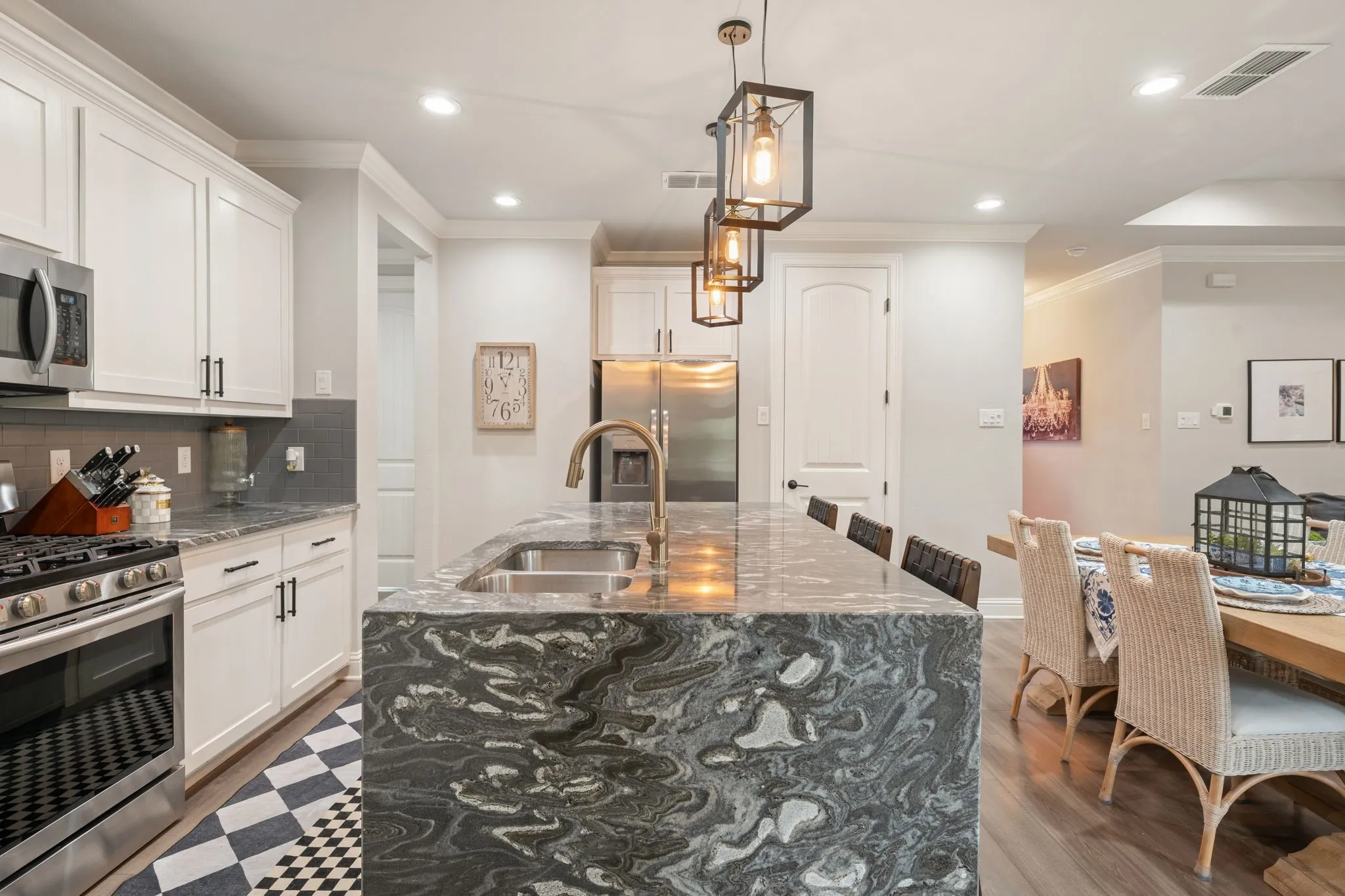 Single Family Residence For Sale in Ellis County , 407 W Light Street, Waxahachie, Texas 75165, 4 Bedroom, 2 Bathroom, 2 Garage spaces, 1,773 Sqft, built in 2020, mls#21368990, Real Estate Agent in Waxahachie, Homes For Sale in Ellis county, Homes For Sale in Waxahachie, Realtor in Waxahachie Texas, Real Estate Brokerage Independent Realty Texas, Luminita Cordes Realtor