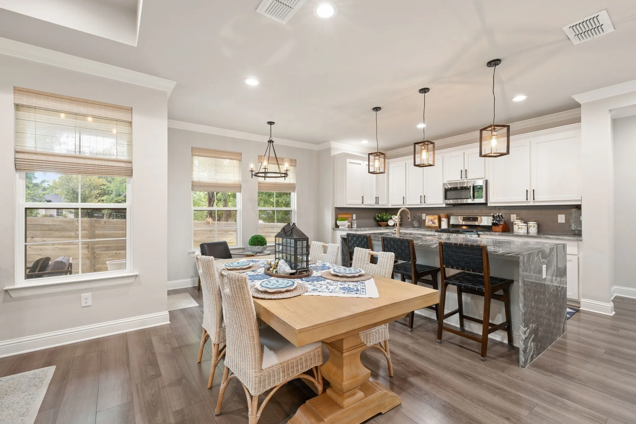 Single Family Residence For Sale in Ellis County , 407 W Light Street, Waxahachie, Texas 75165, 4 Bedroom, 2 Bathroom, 2 Garage spaces, 1,773 Sqft, built in 2020, mls#21368990, Real Estate Agent in Waxahachie, Homes For Sale in Ellis county, Homes For Sale in Waxahachie, Realtor in Waxahachie Texas, Real Estate Brokerage Independent Realty Texas, Luminita Cordes Realtor